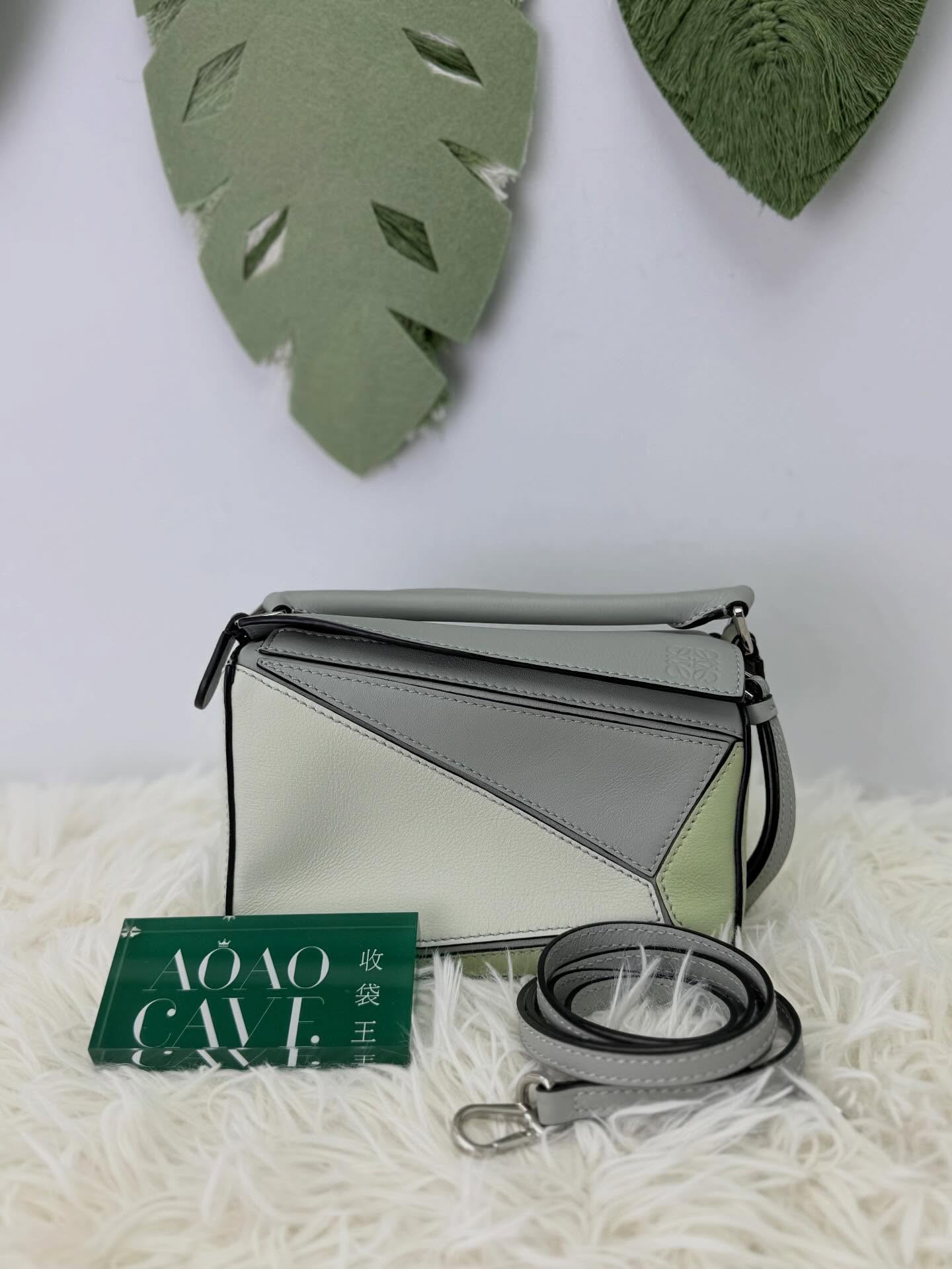 Loewe💚PRE OWNED Mini Puzzle 薄荷綠拼色 斜挎包💚