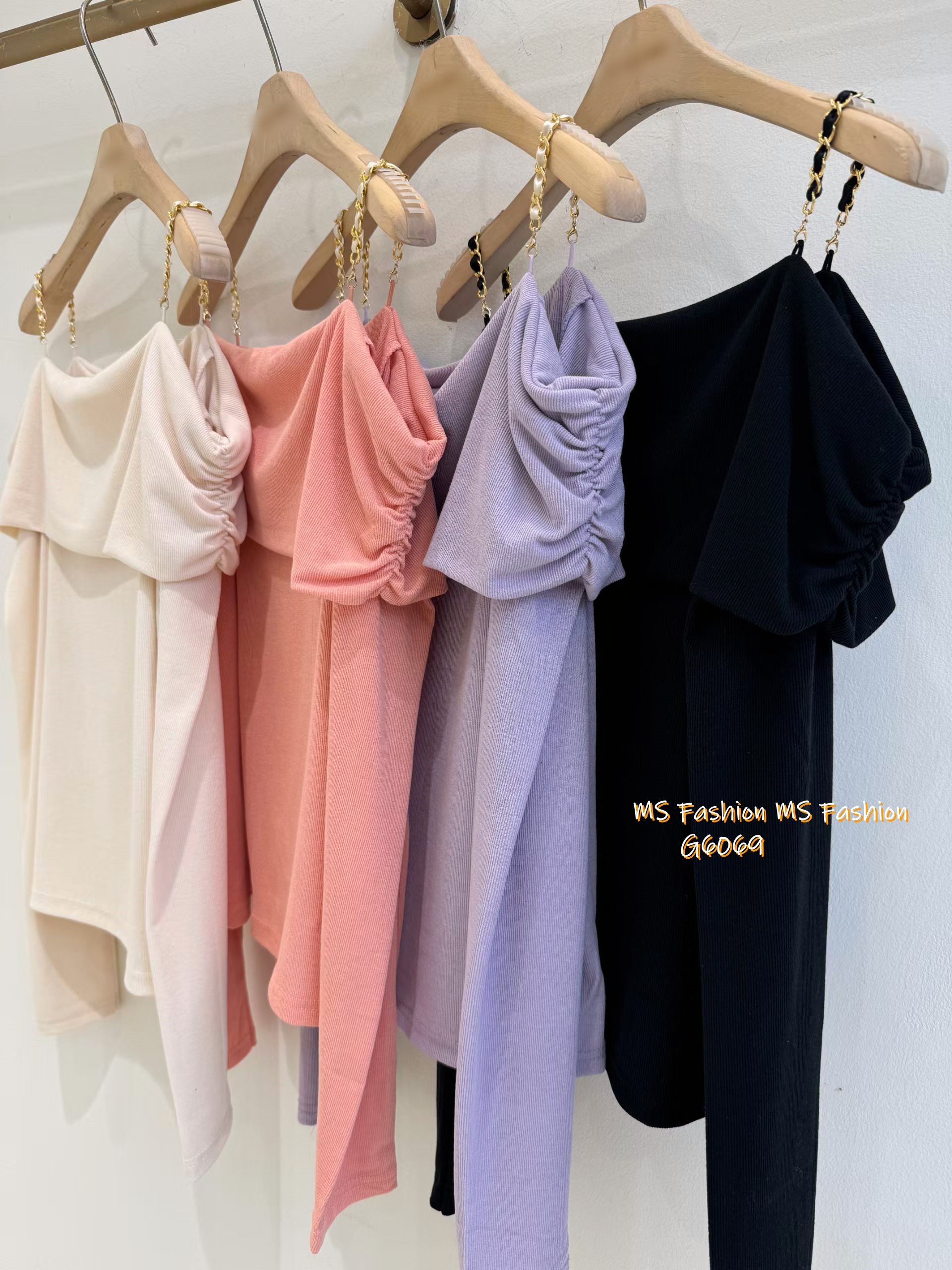 G6068 韓國🇰🇷金鏈吊帶露肩top