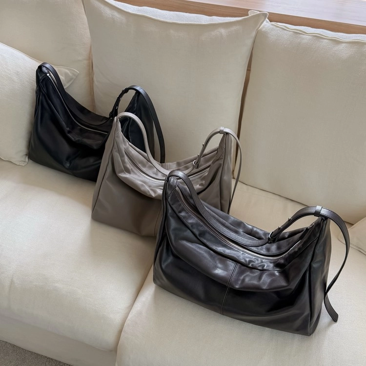 【26SS 超大容量款】預訂_Carry Bag by Bucks & Leather