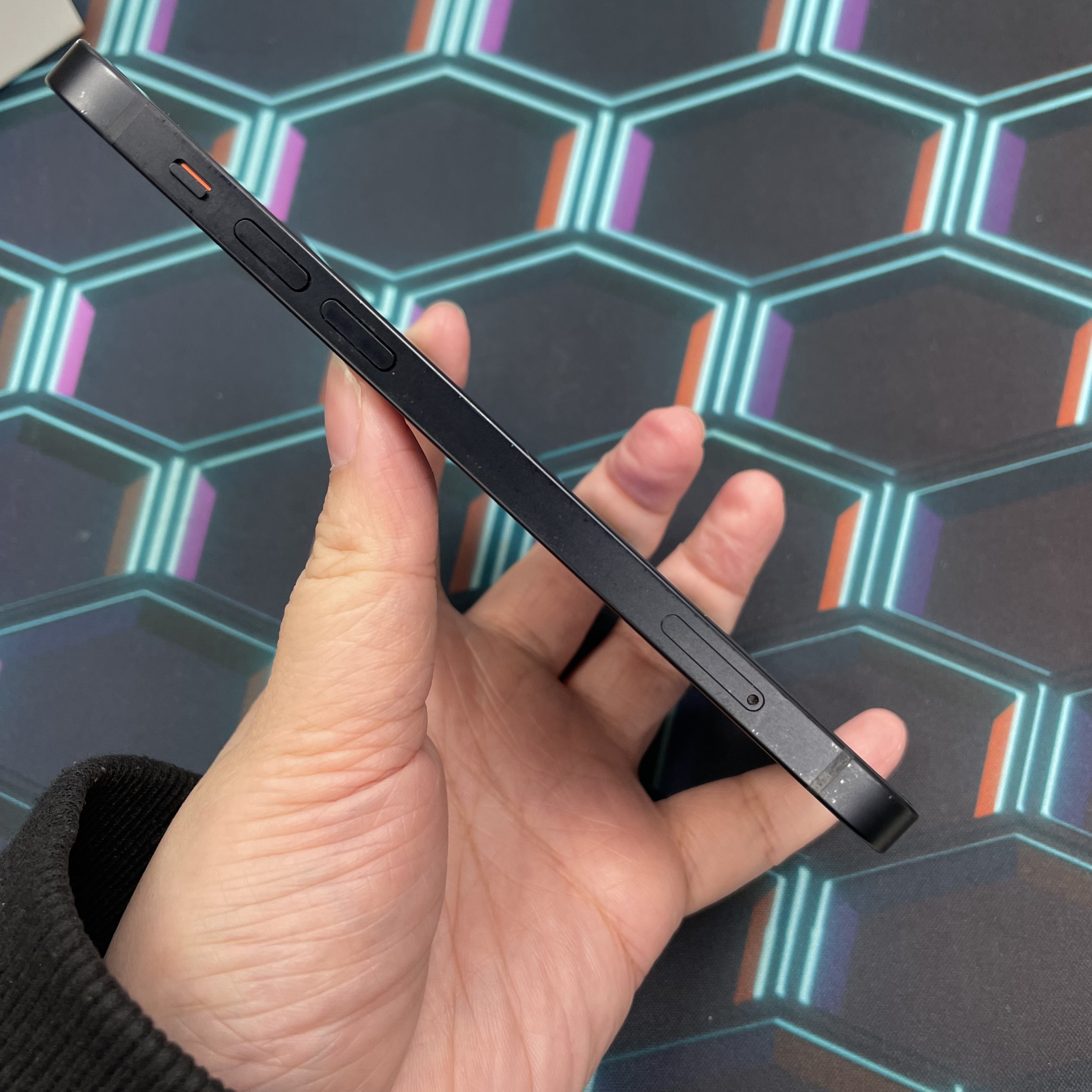 *6143 12 勁靚機 64GB 電83 黑色 black