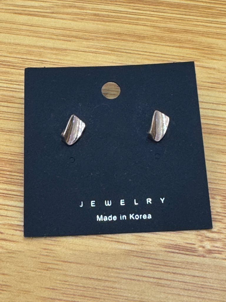 Ocr Curve Square Vintage Stud Earrings