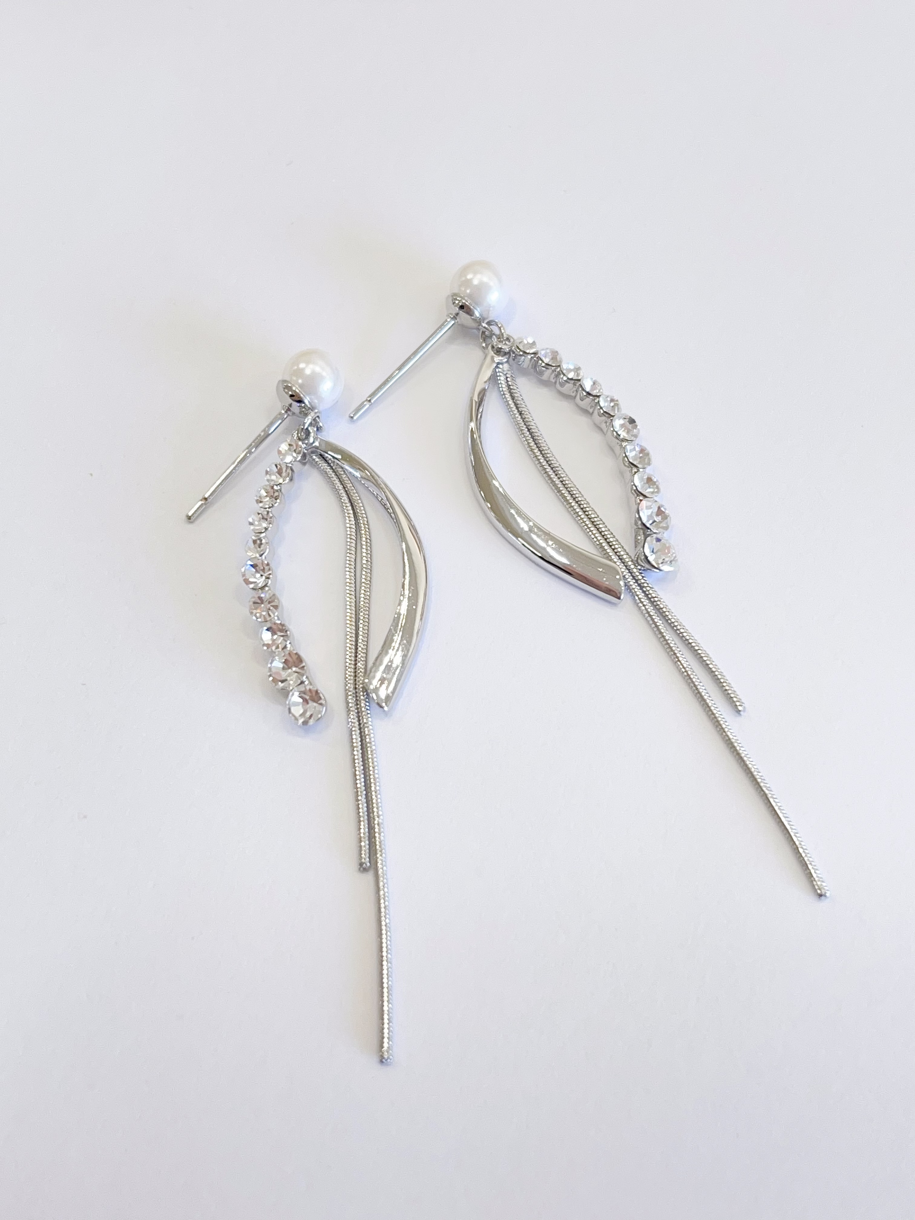 冷淡风长款交叉流苏镶钻耳环