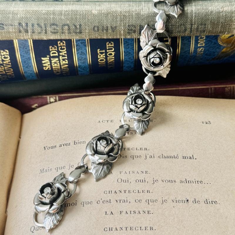 C.a. 1950- 60s Rhinestone Embellished Silver Tone Rose Bracelet (MT2110)