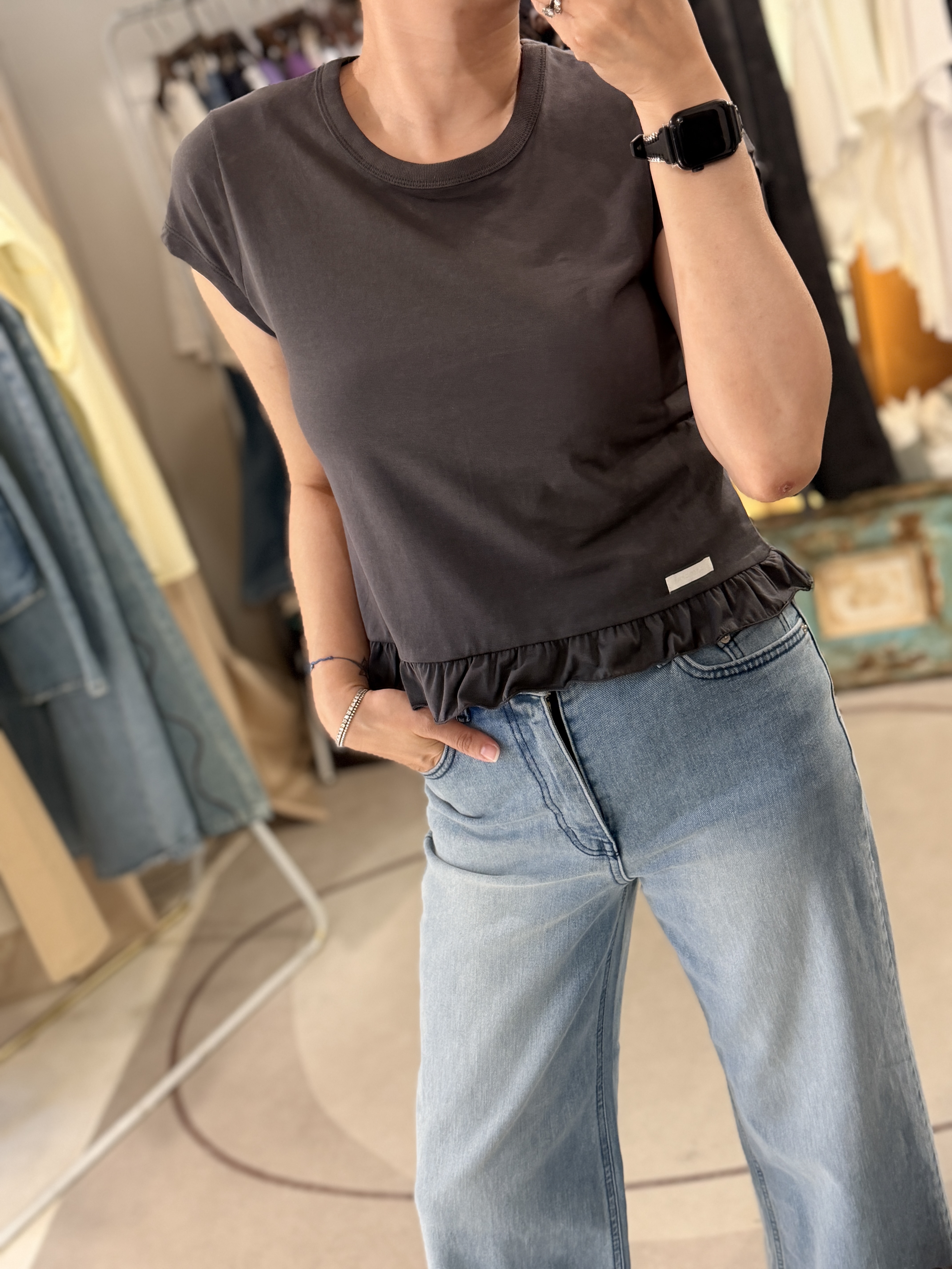 Little ruffle cotton tee