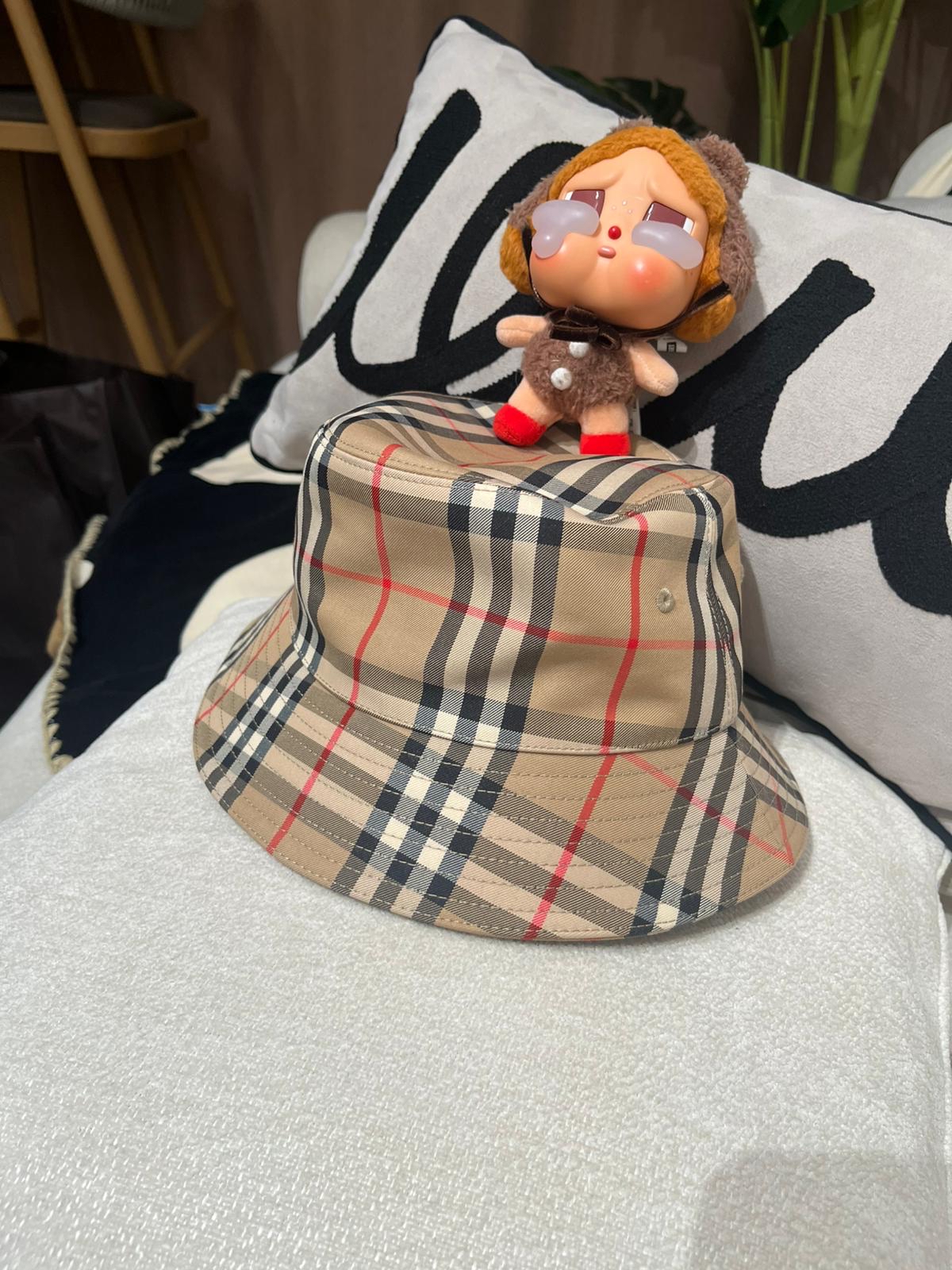 Burberry bucket hat 100%Authentic ,99%new ✨專門店售價$3100📣 