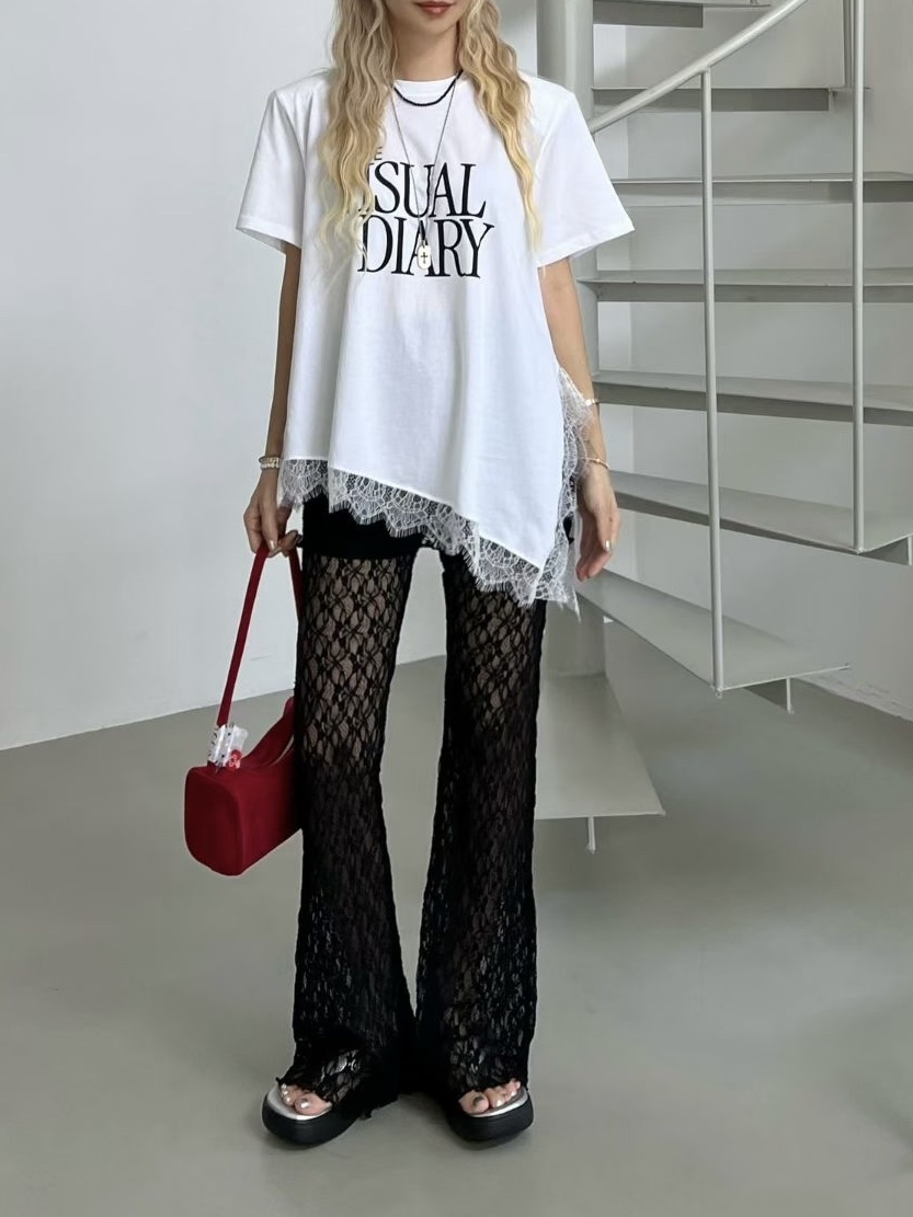 Lace 斜腳字母Tee
