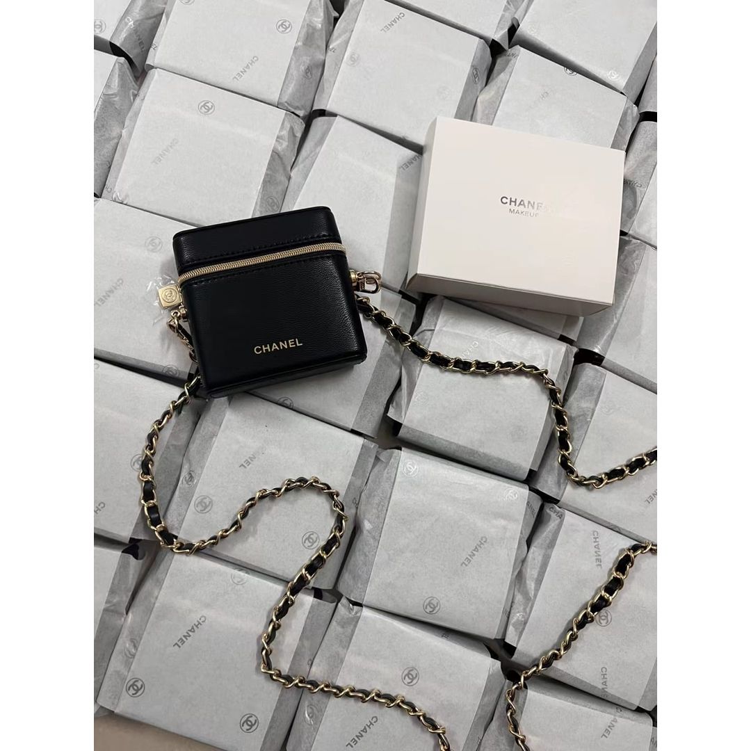 Chanel beauty限量VIP禮品💁‍♀️Chanel 迷你斜揹袋| ClcDreamHouse