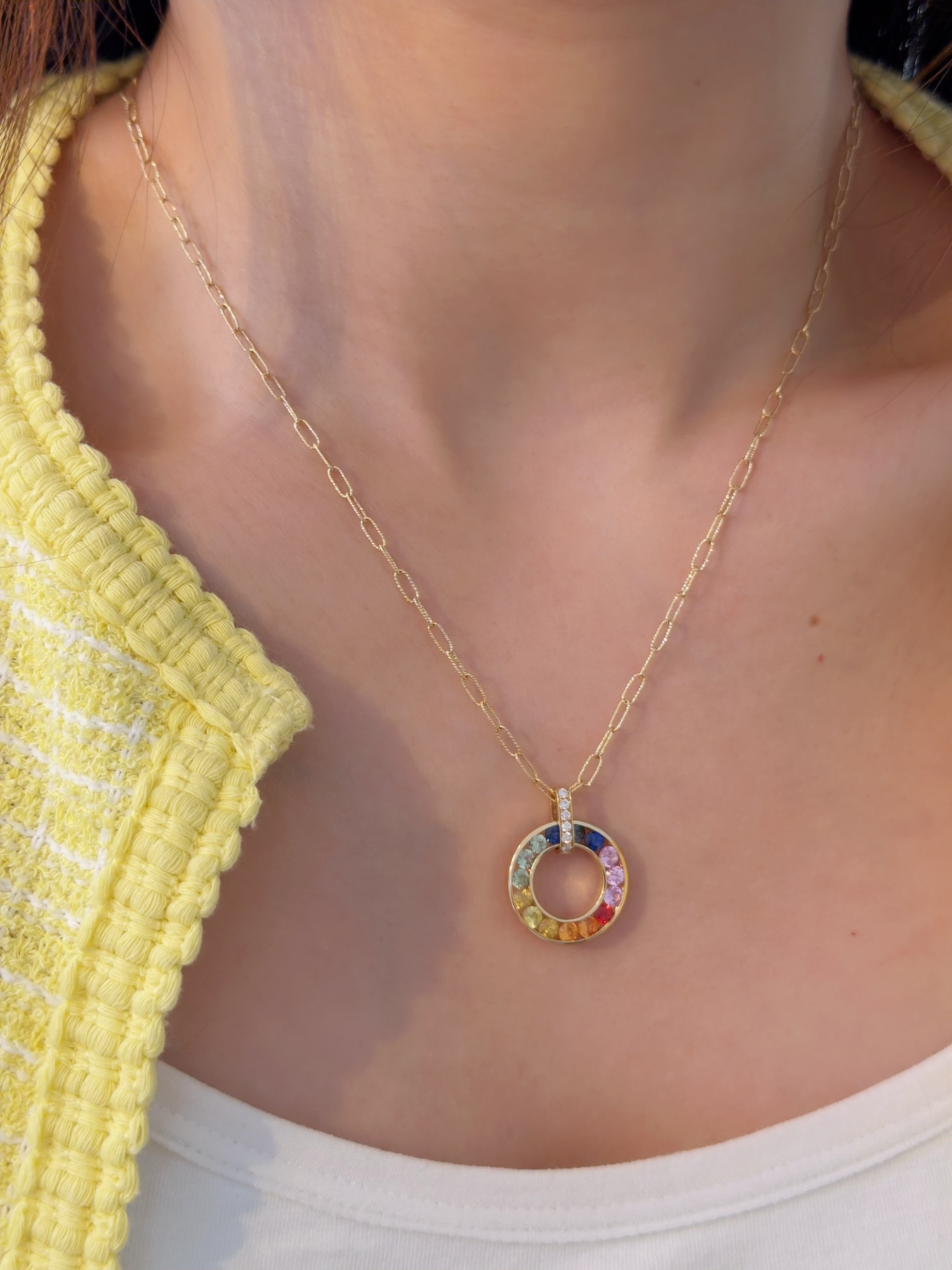 Rainbow Sapphire Circle Pendant N031359