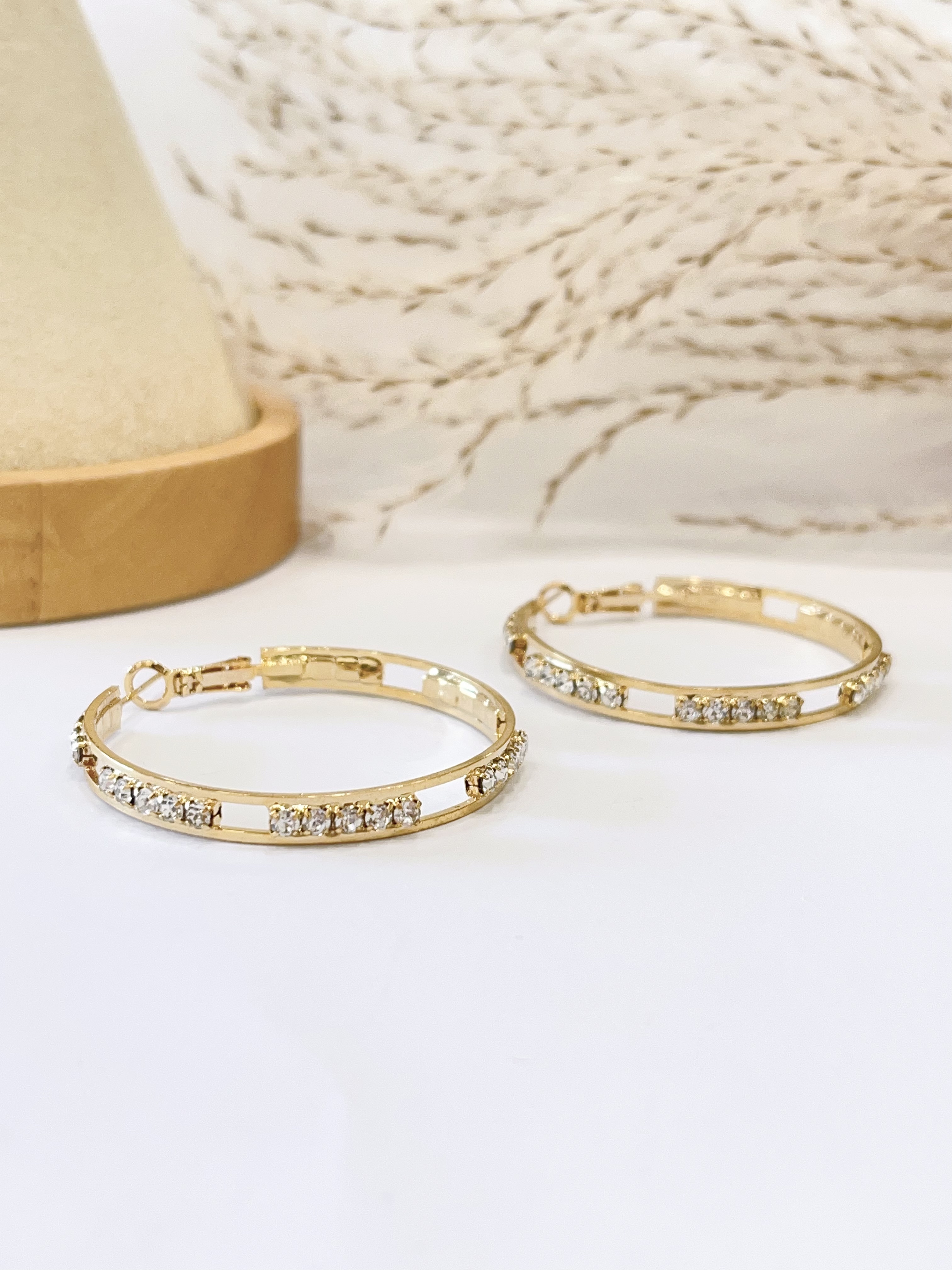 小众气质镶钻设计耳环