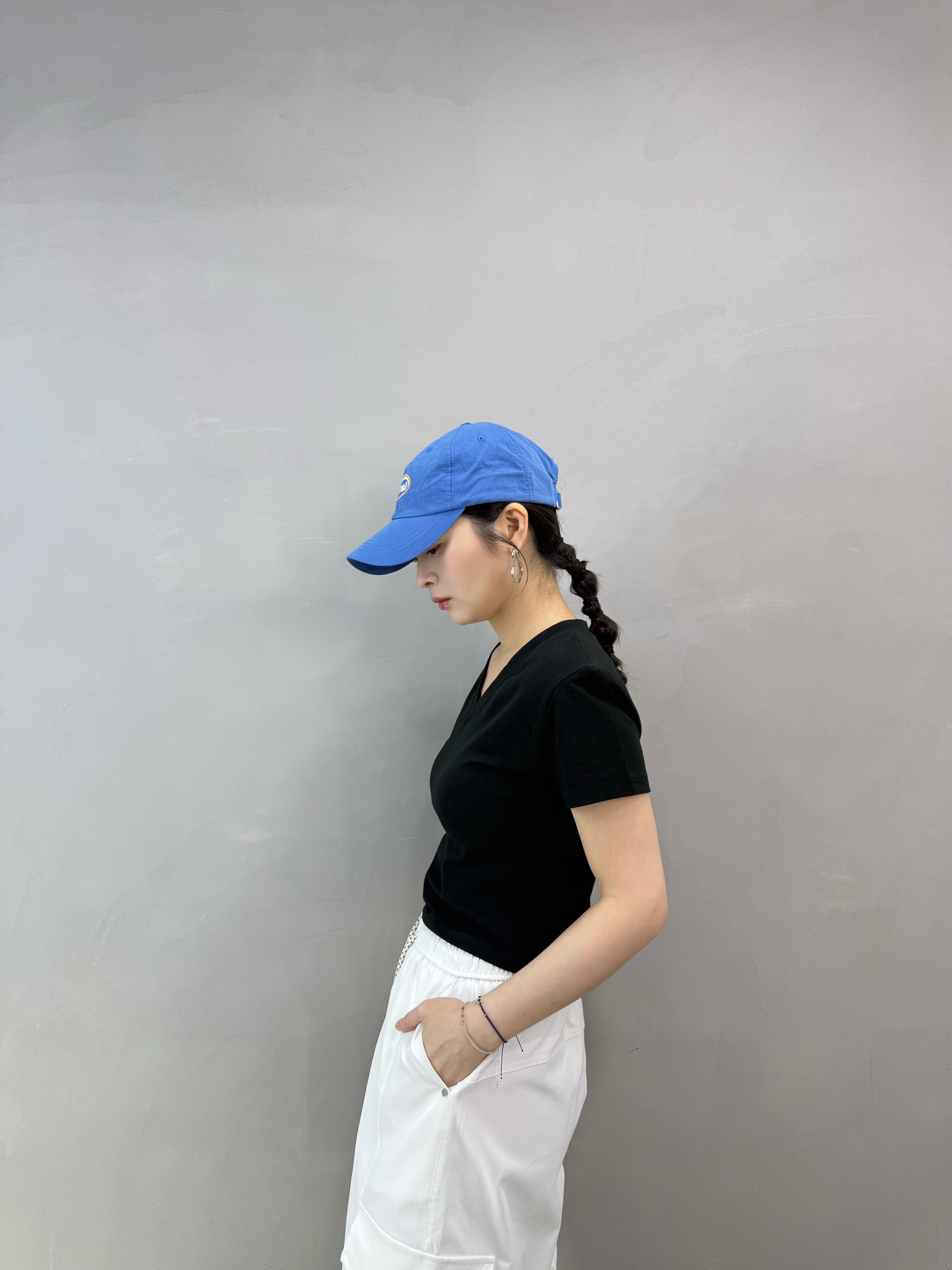 R70 V領淨色短Tee