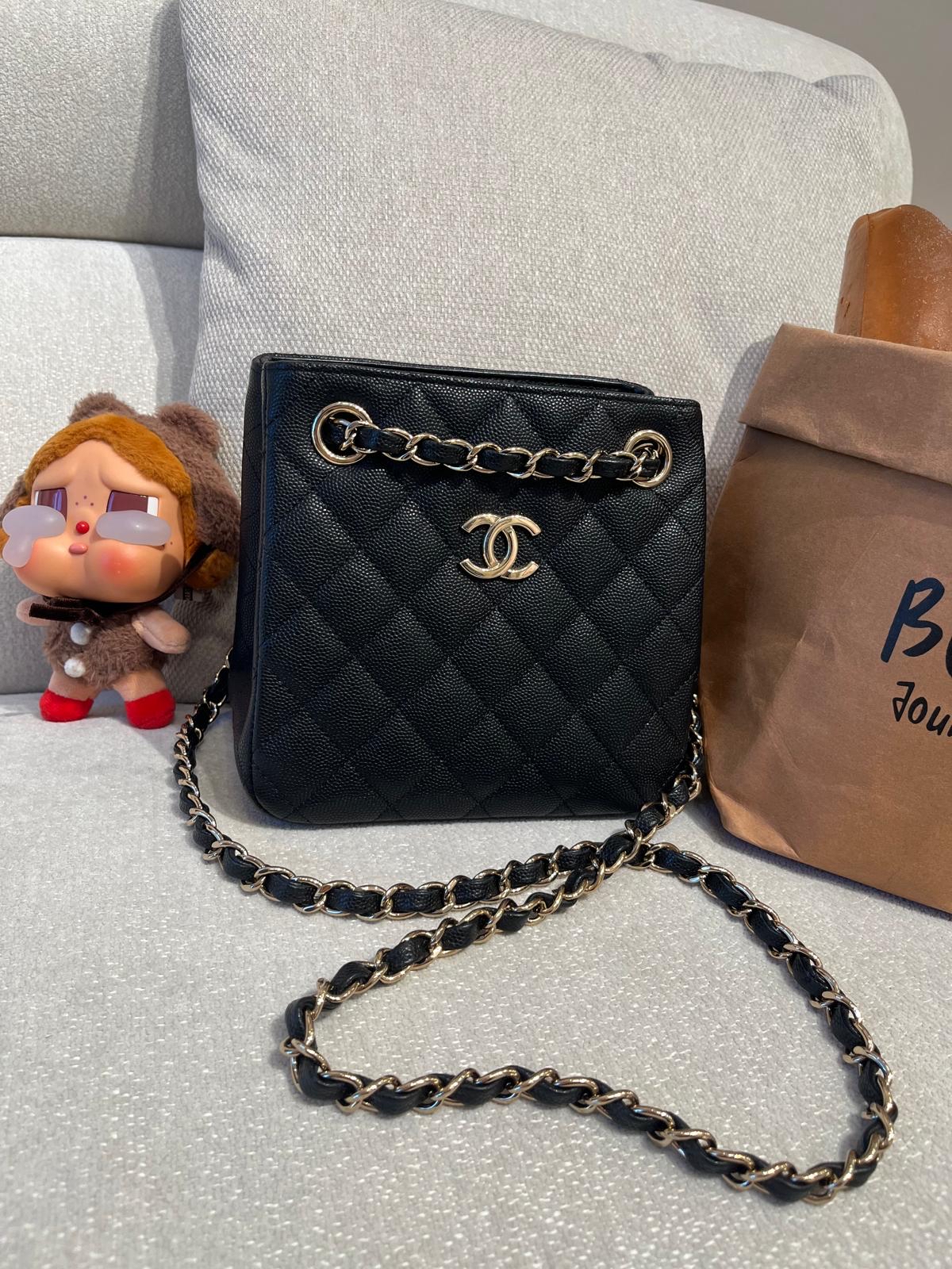 Chanel Mini Bucket Bag 黑色魚子醬牛皮金鏈100%Authentic, 98%new ✅晶片✅Dust bag✅Box
