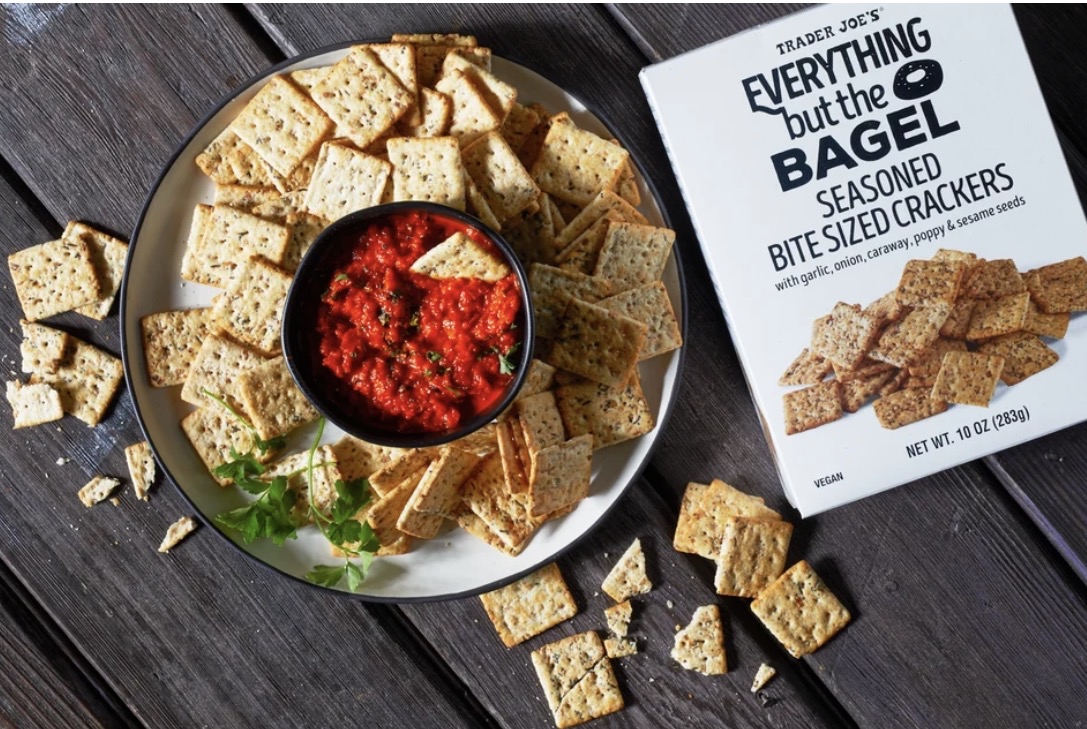 🇺🇸 Trader Joe's Everything but the Bagel Seasoned Bite Sized Crackers 283g  蒜香洋蔥芝麻味