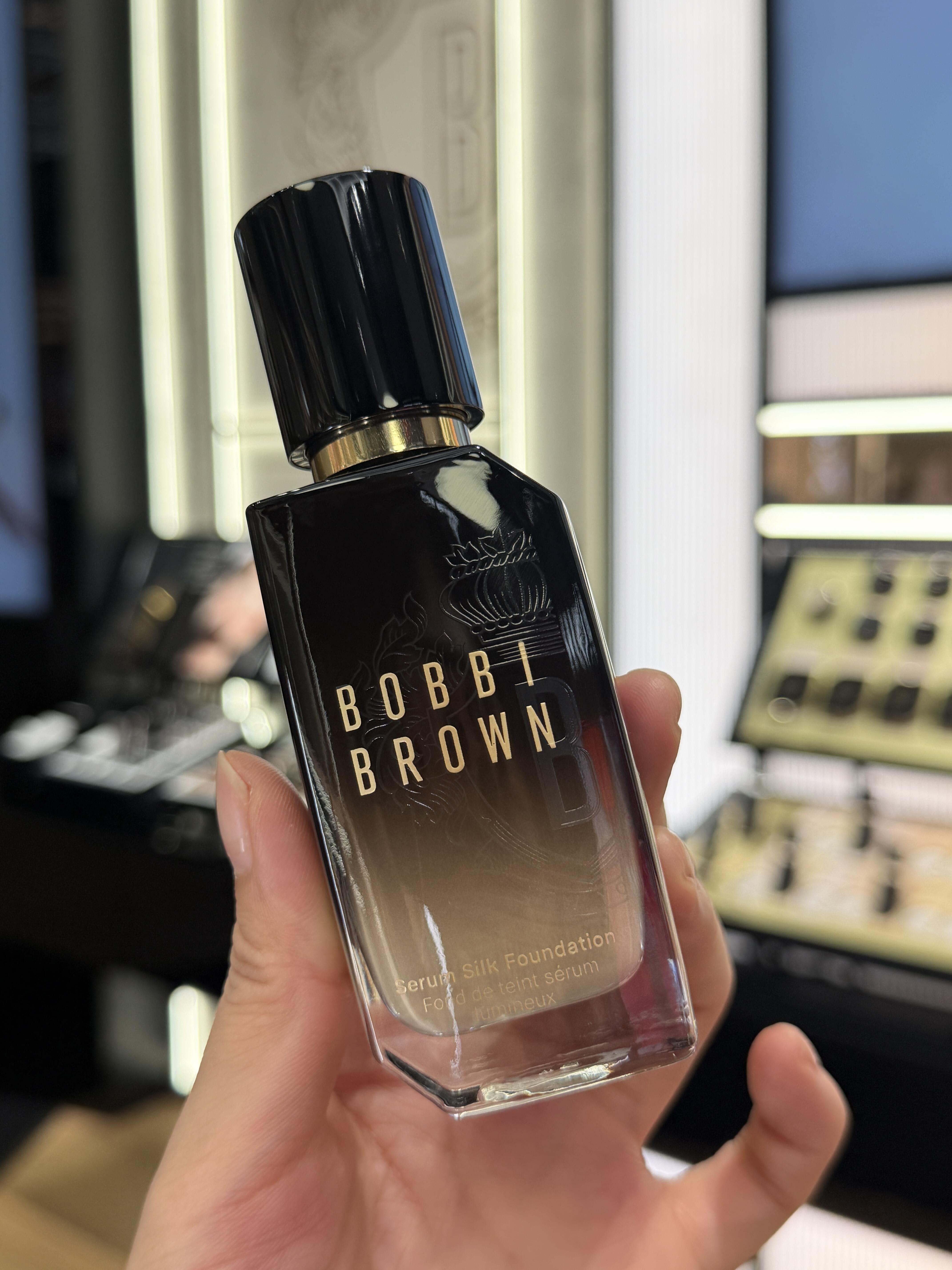 全新升级！第四代 Bobbi Brown 新版 蟲草 精華緞光養膚粉底液 Serum Silk Foundation 30ml