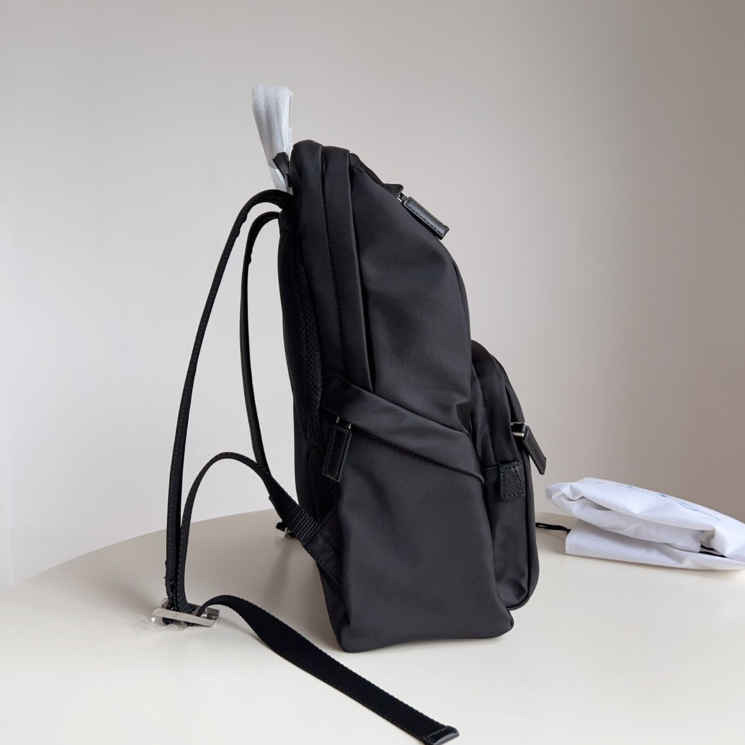 【現貨原單】Prada Re-Nylon and Saffiano leather backpack 背囊