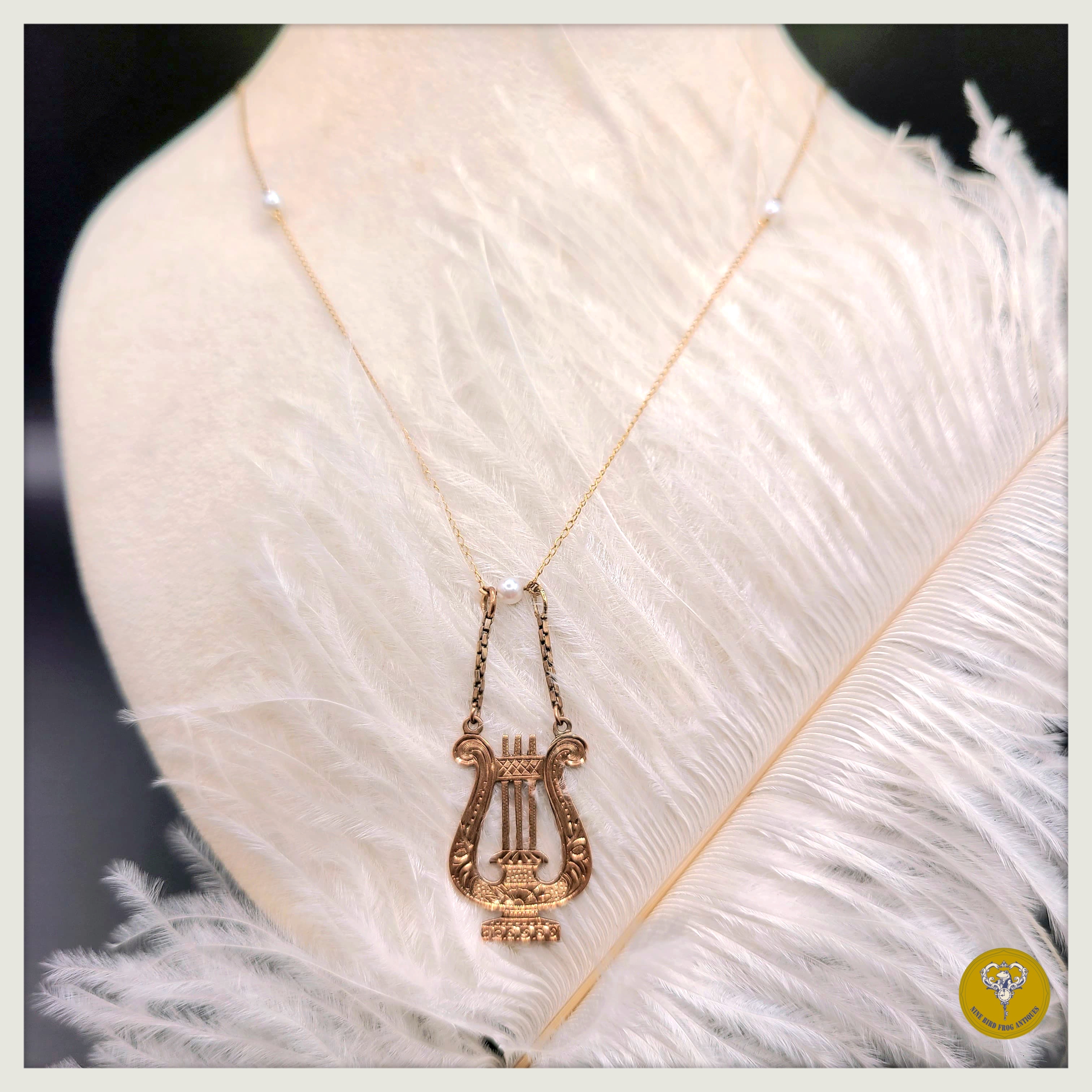 維多利亞時代14K金里拉琴吊咀及10K金珍珠頸鍊