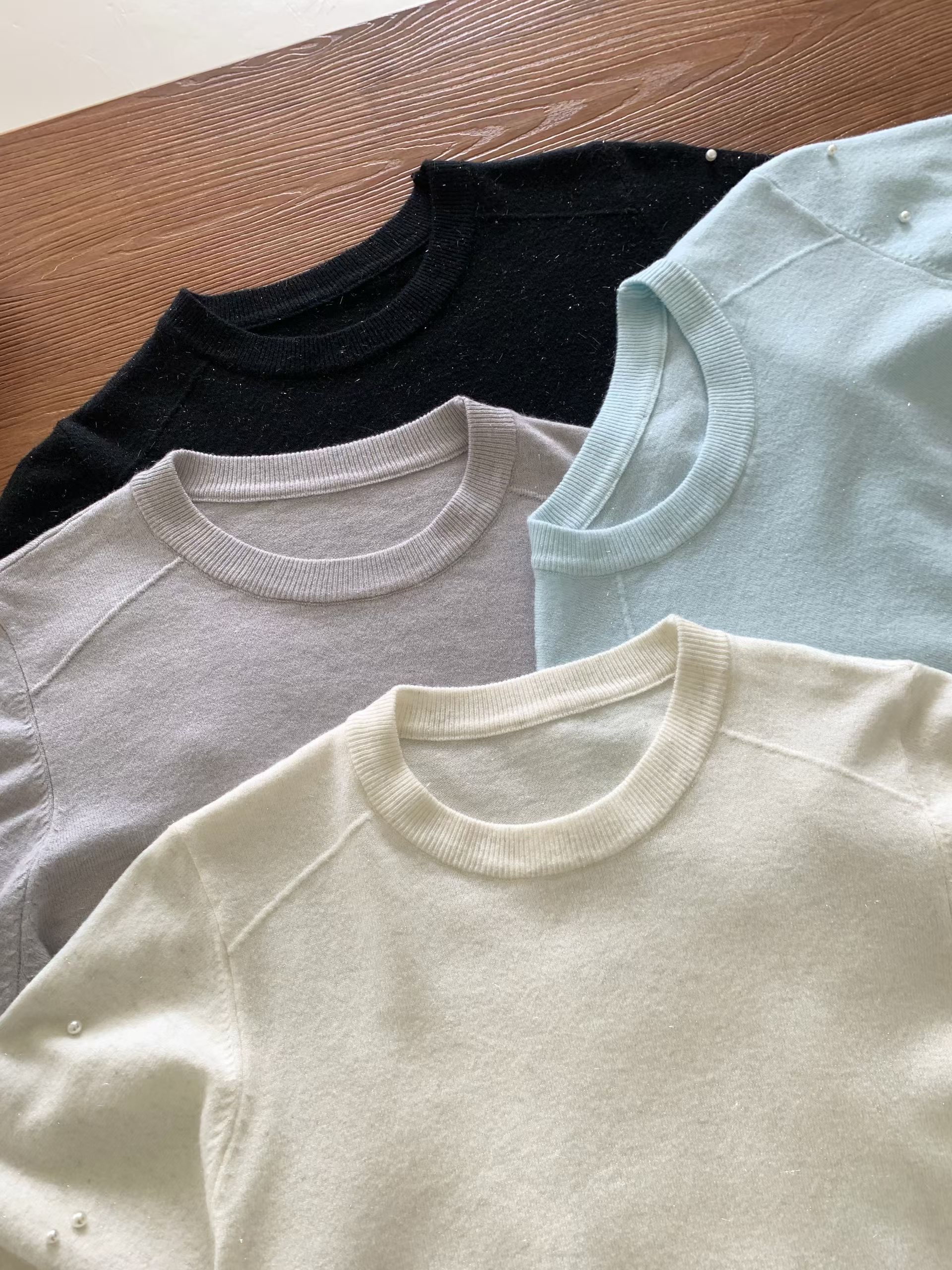 CT4 珍珠袖針織Top