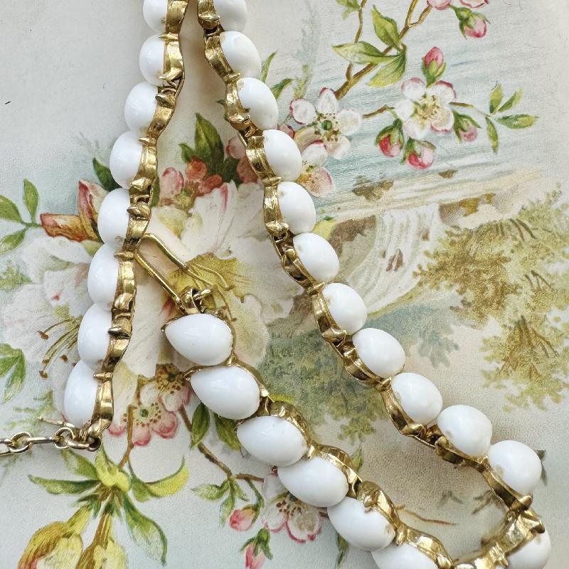 RARE! C.a. 1960s Crown Trifari Molded Milk Glass Three-Piece Jewelry Set - Necklace, Clip Earrings and Floral Brooch (MT1851)