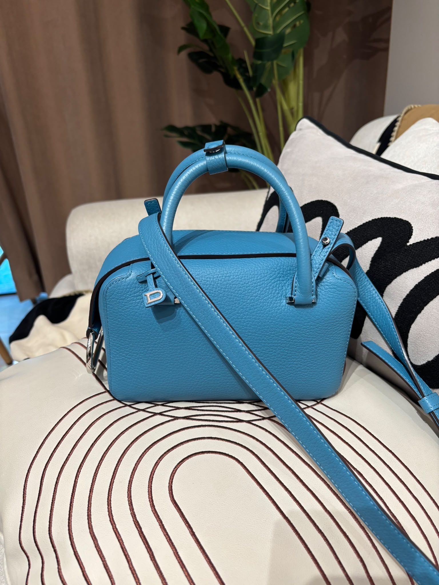 Delvaux Cool box mini calfskin 21cm 2way bag 100%Authentic, 98%New ✅Dust bag
