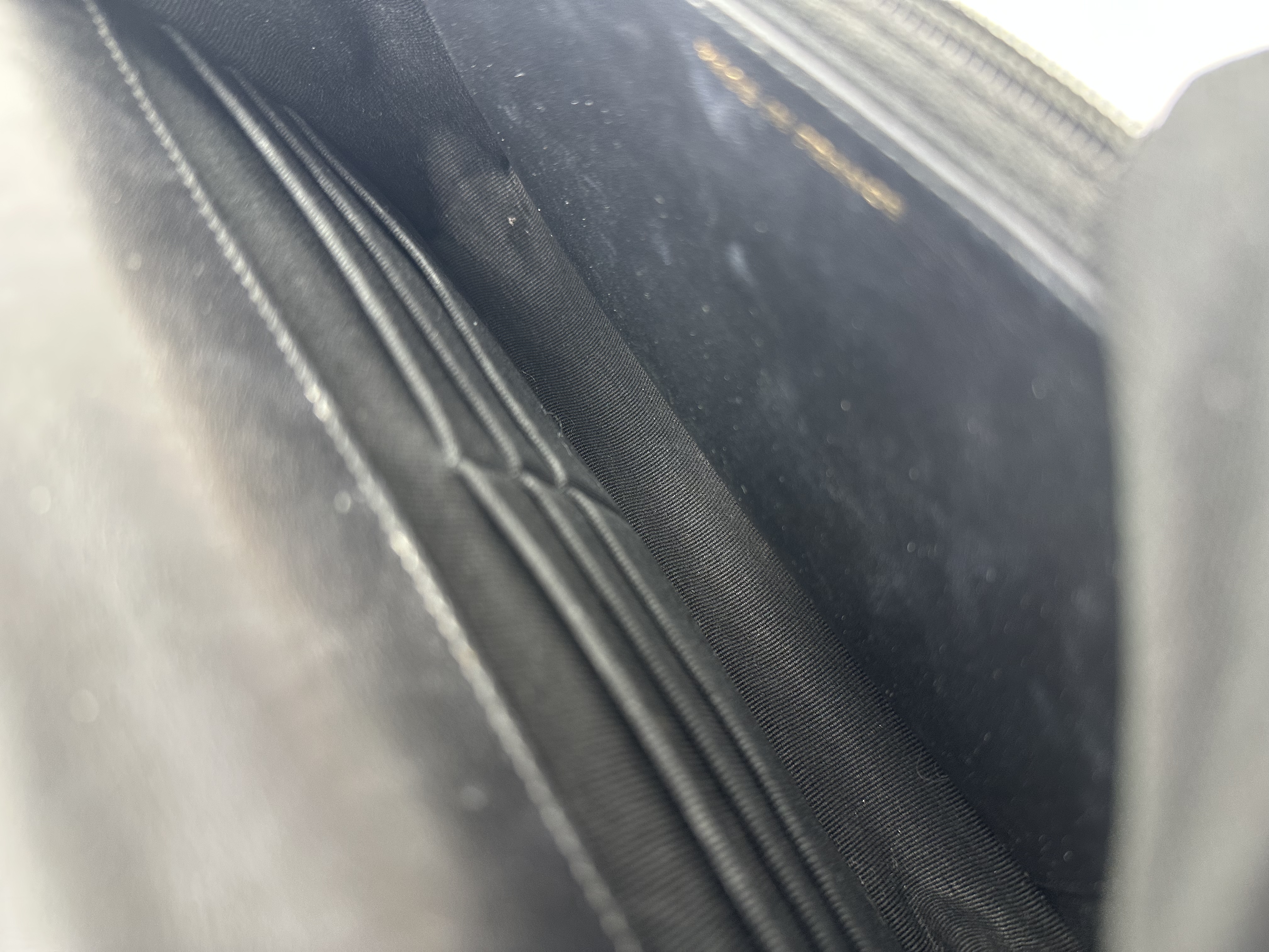 Pre-owned CHANEL Caviar Boy Wallet On Chain