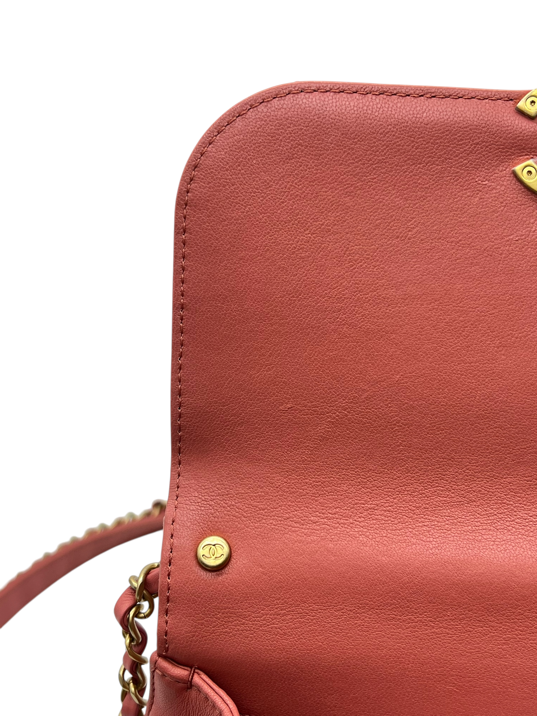 Pre-Owned CHANEL Flap Bag With Top Handle / Product Code: 26052802