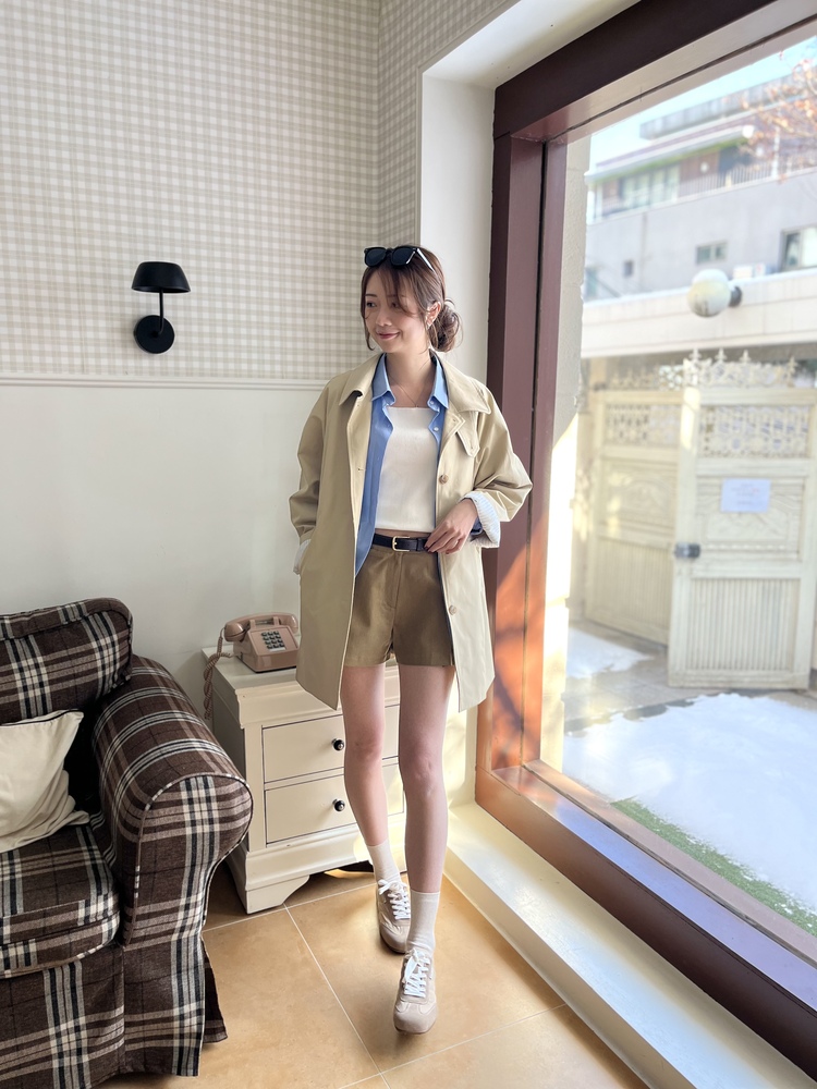 Classic Belt-Loop Shorts (Khaki)