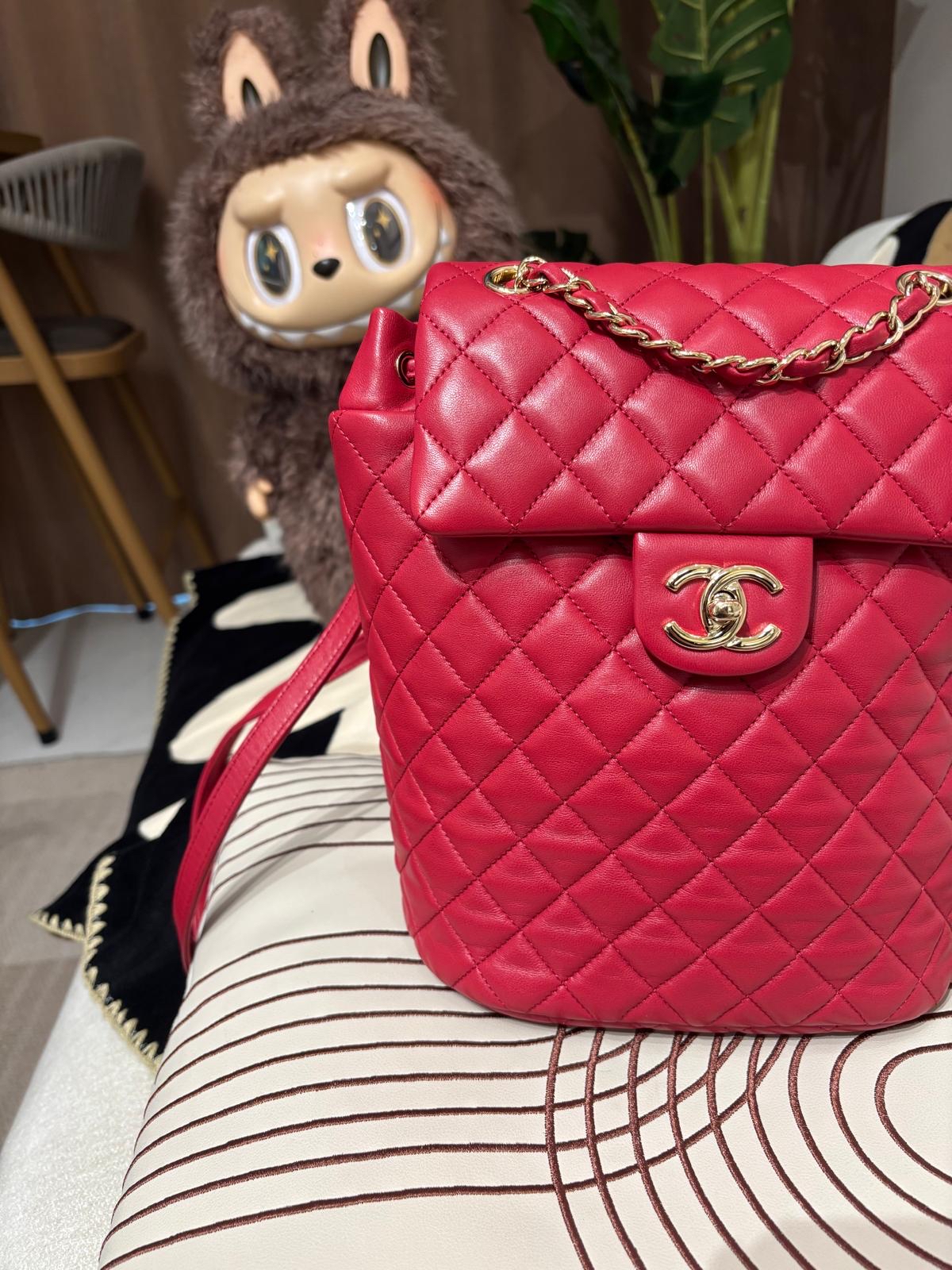 Chanel Classic Backpack 100%Authentic, 98%New ✅23Card✅Dust bag✅Box