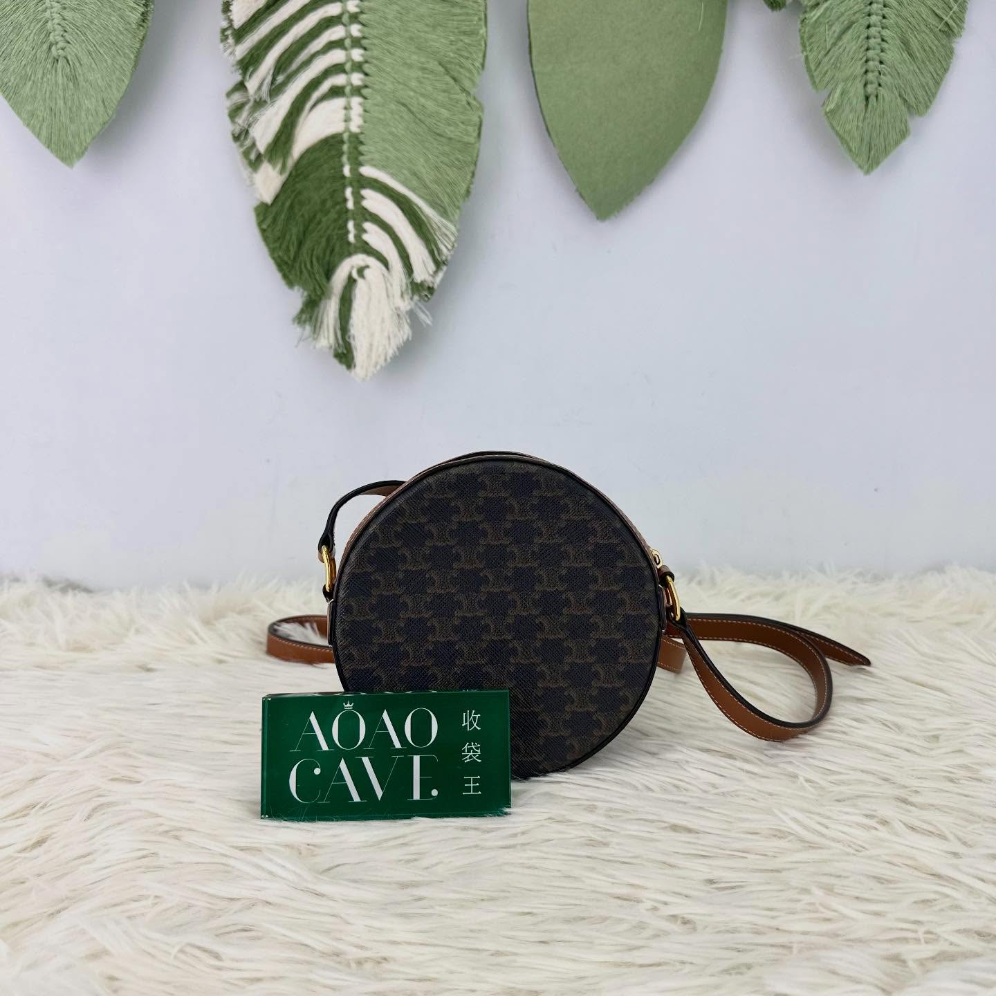 CELINE 🤍PRE OWNED Triomphe 凱旋門印花圓餅包 單肩斜肩包🤎