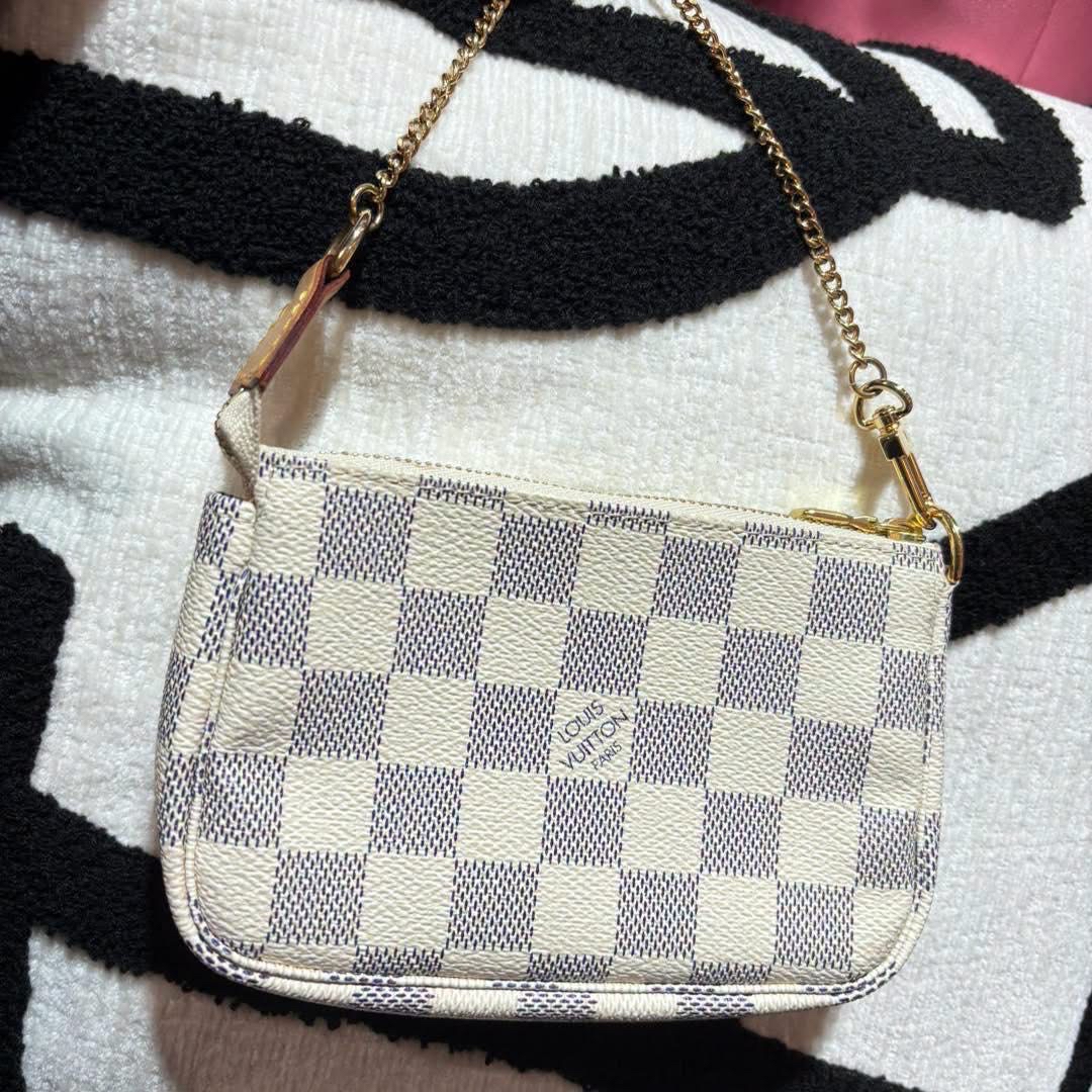 Lv mini pochette azur 100%Authentic, 98%new