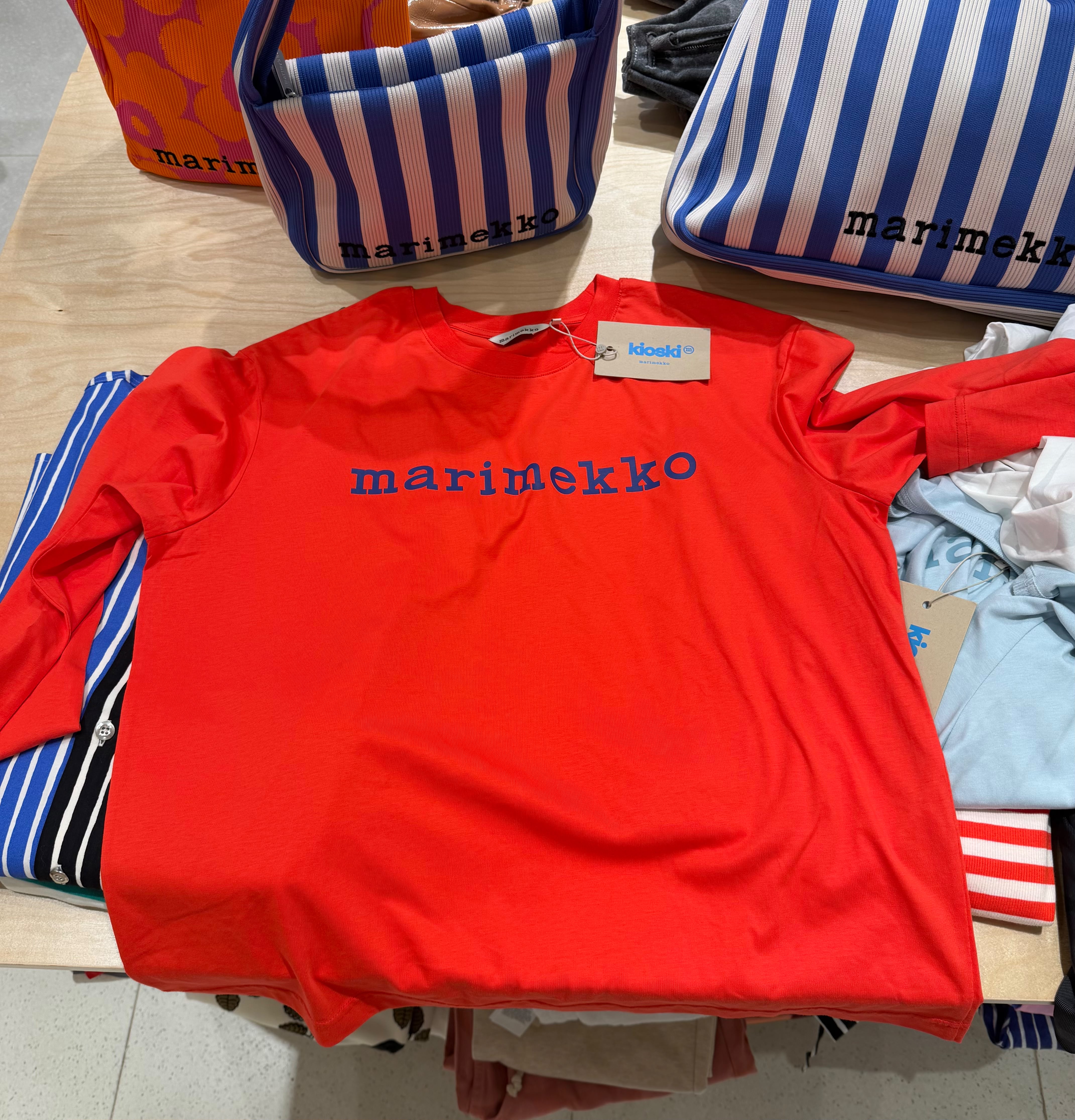 Marimekko薄身長袖Logo Tee