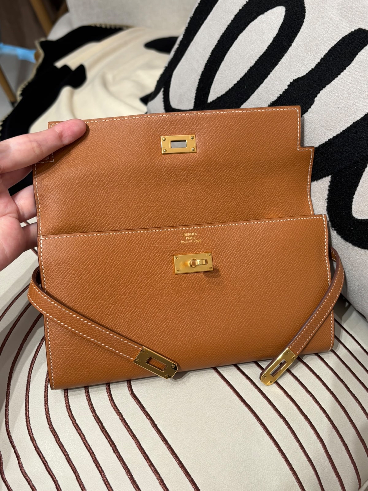 Hermes Kelly Wallet Stamp D Gold/Gold 100%Authentic,98%new✅box