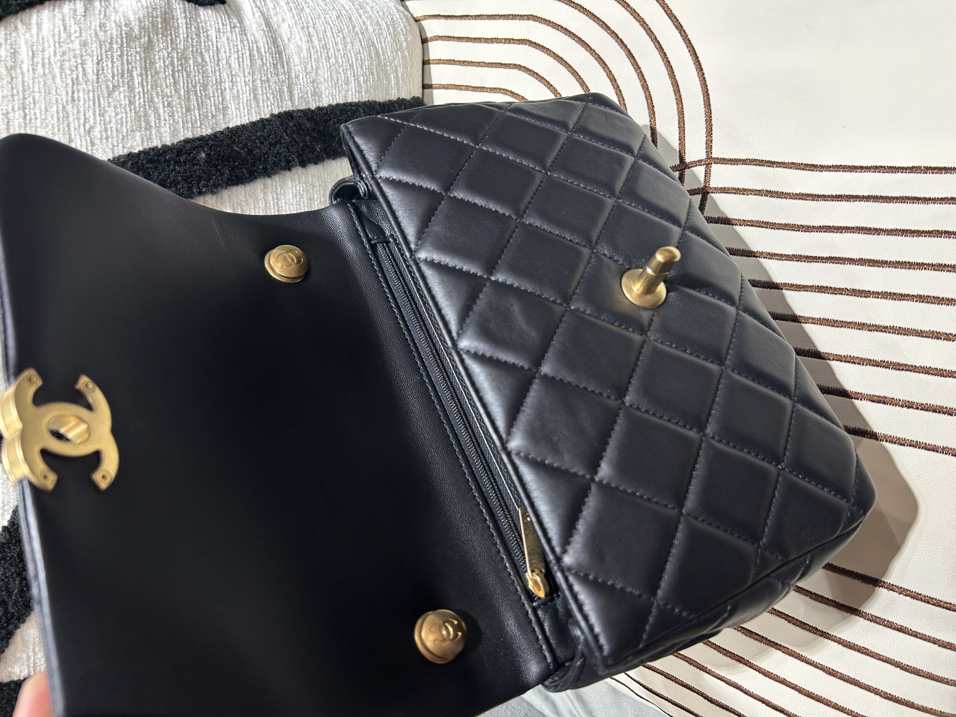 Chanel Plaid Shoulder Bag AS5353 100%Authentic, 98%new☑️收據☑️晶片☑️Dust bag☑️Box