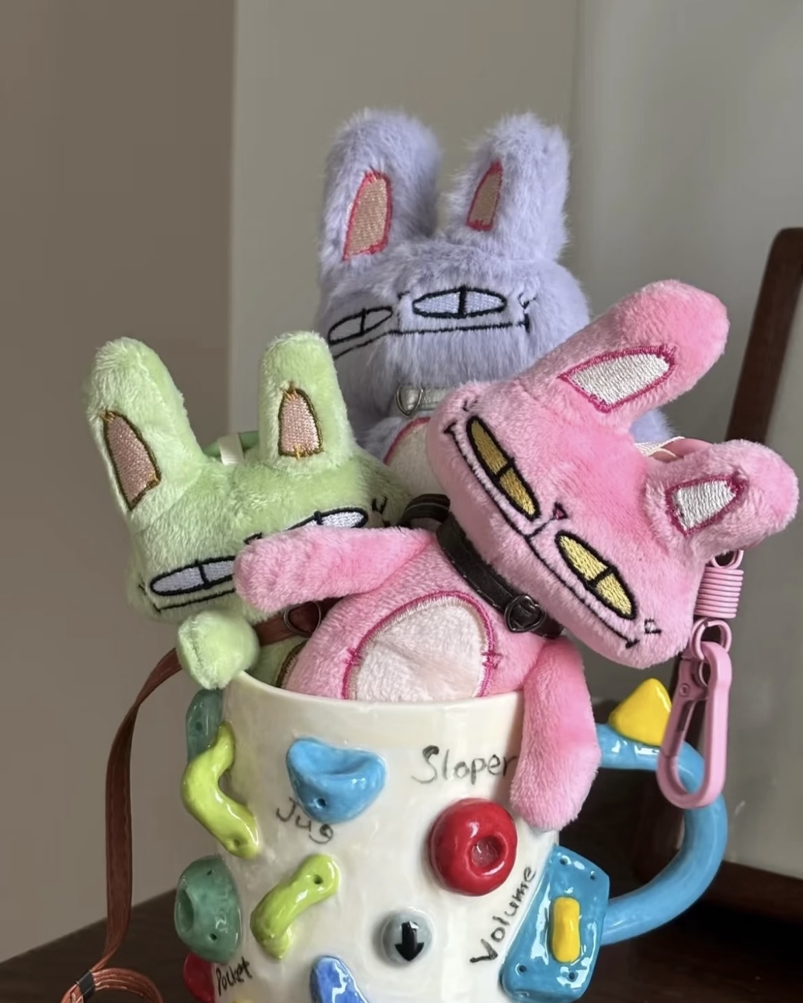 嘎巴兔「清醒瘋感」毛絨盲盒掛件