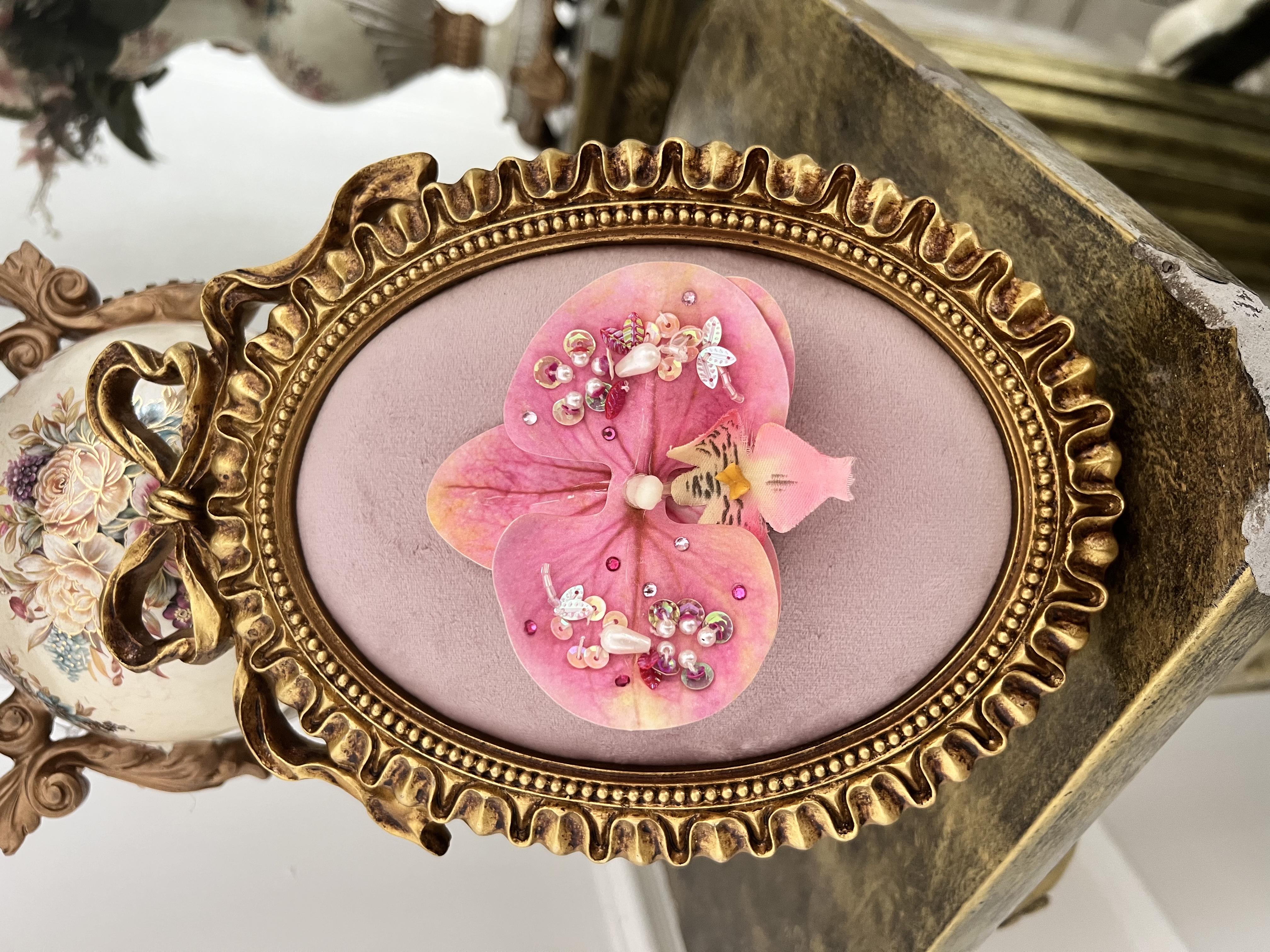 Spicybiskut x Fétiche Beaded Orchid Clips