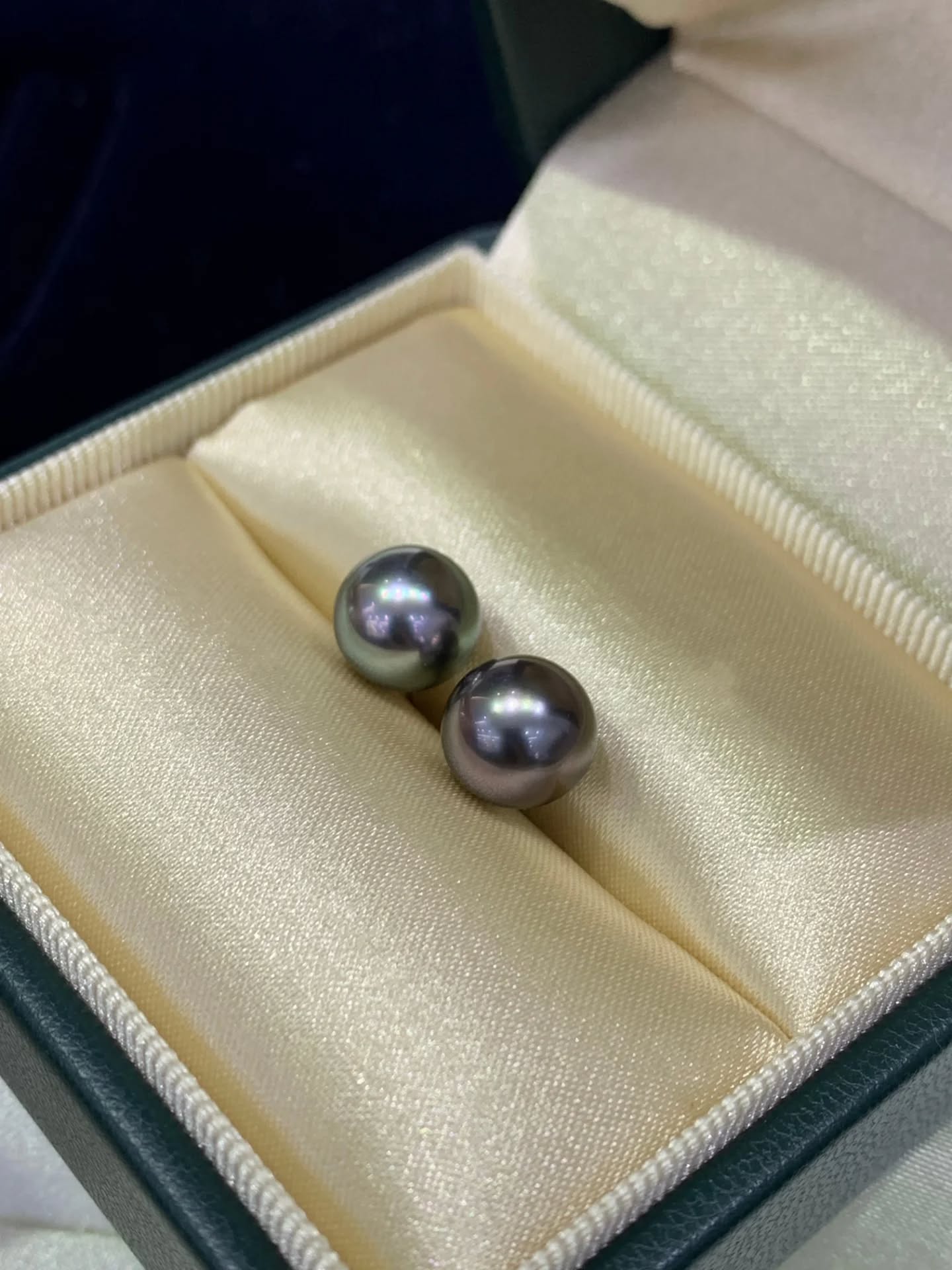 大溪地海水珍珠耳釘素釘 8-9mm  Pt900鉑金鑲嵌