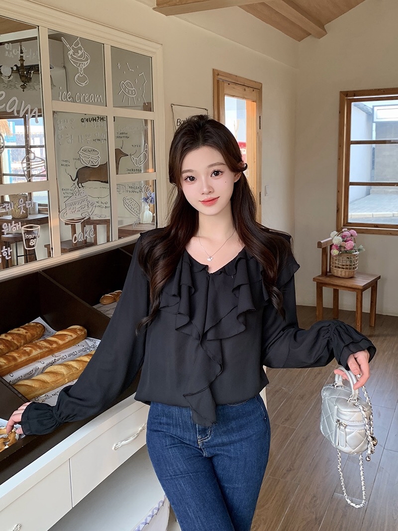 B66(21706) 法式前部V型大版荷叶边糖果袖黑上衣