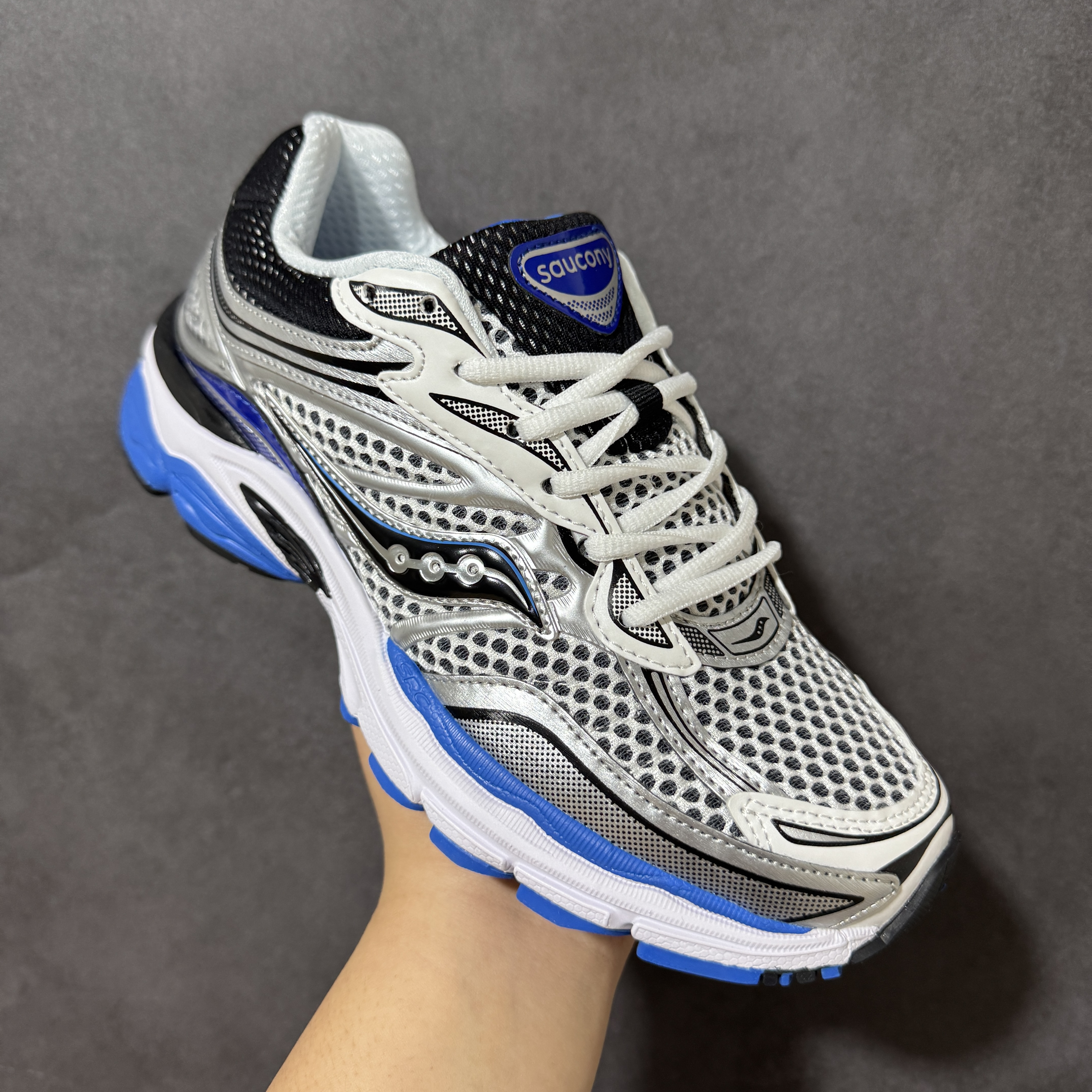 Saucony ProGrid Omni 9 OG