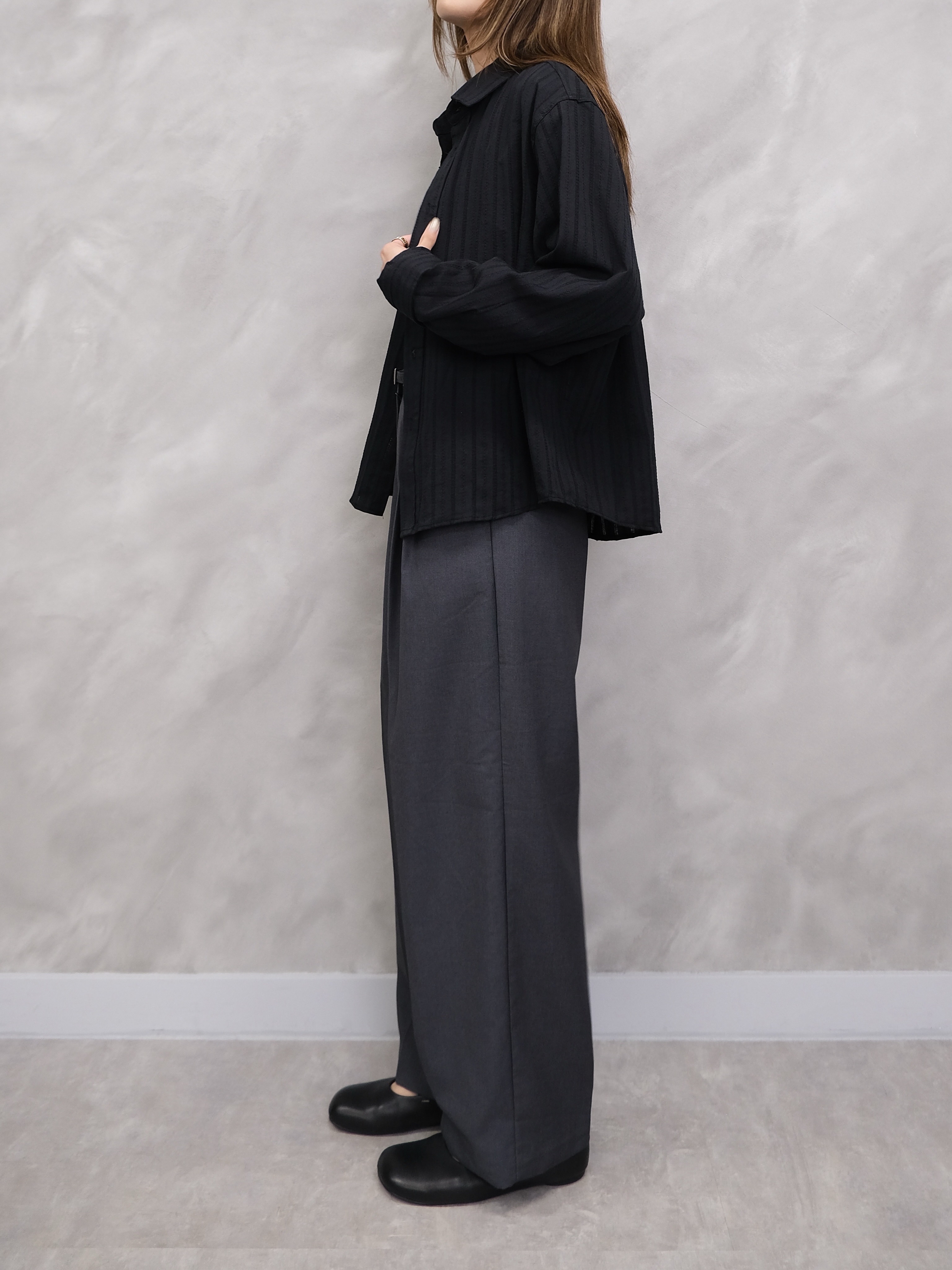 (Unisex)Embossed Stripe Boxy Shirt #sh19