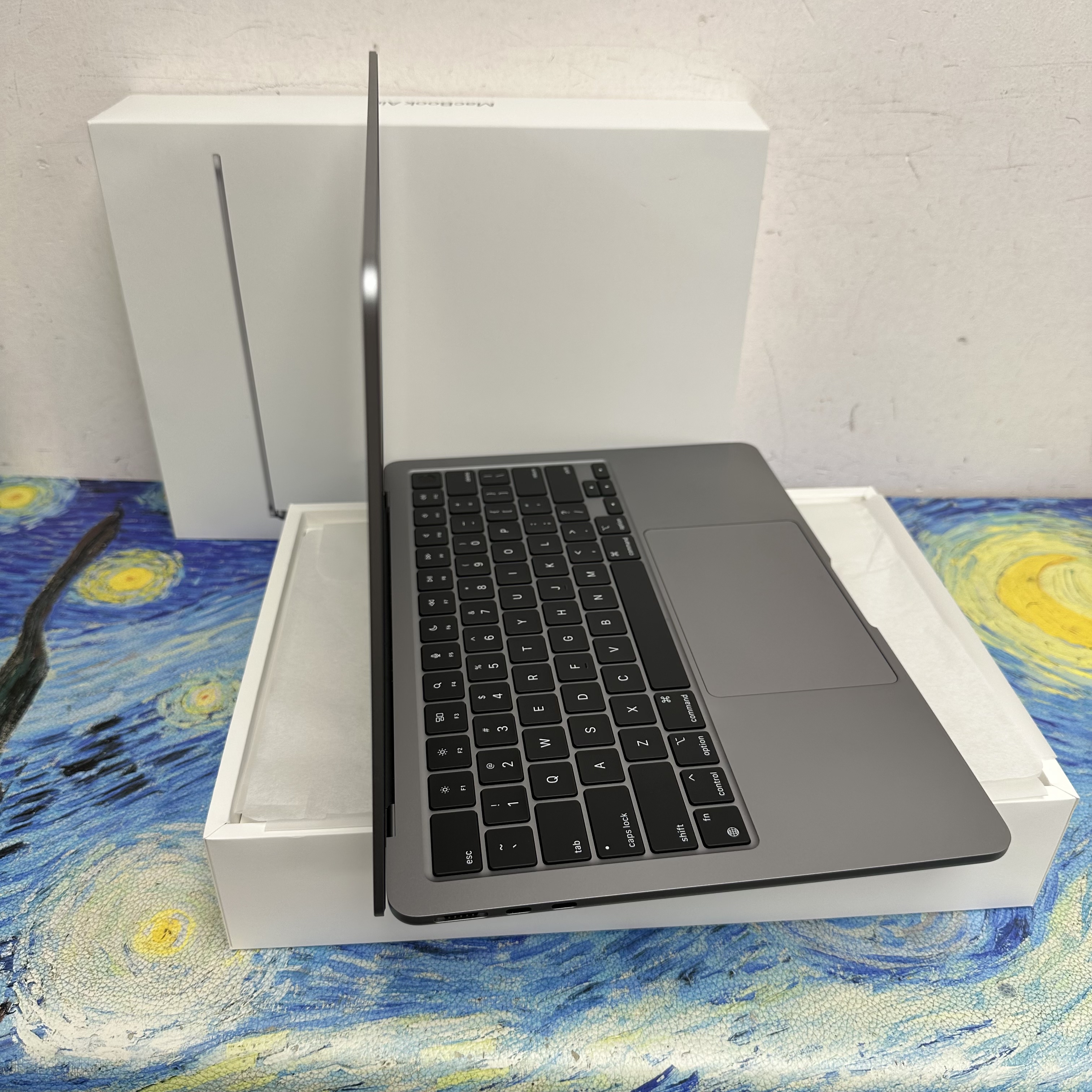 APPLE  MacBook Air M3 2023 M3 CPU/24GB Ram/1TB SSD/8核心GPU/Liquid Retina Mon/13.6吋/太空灰/Gaming Laptop / Notebook / / 文書機 /