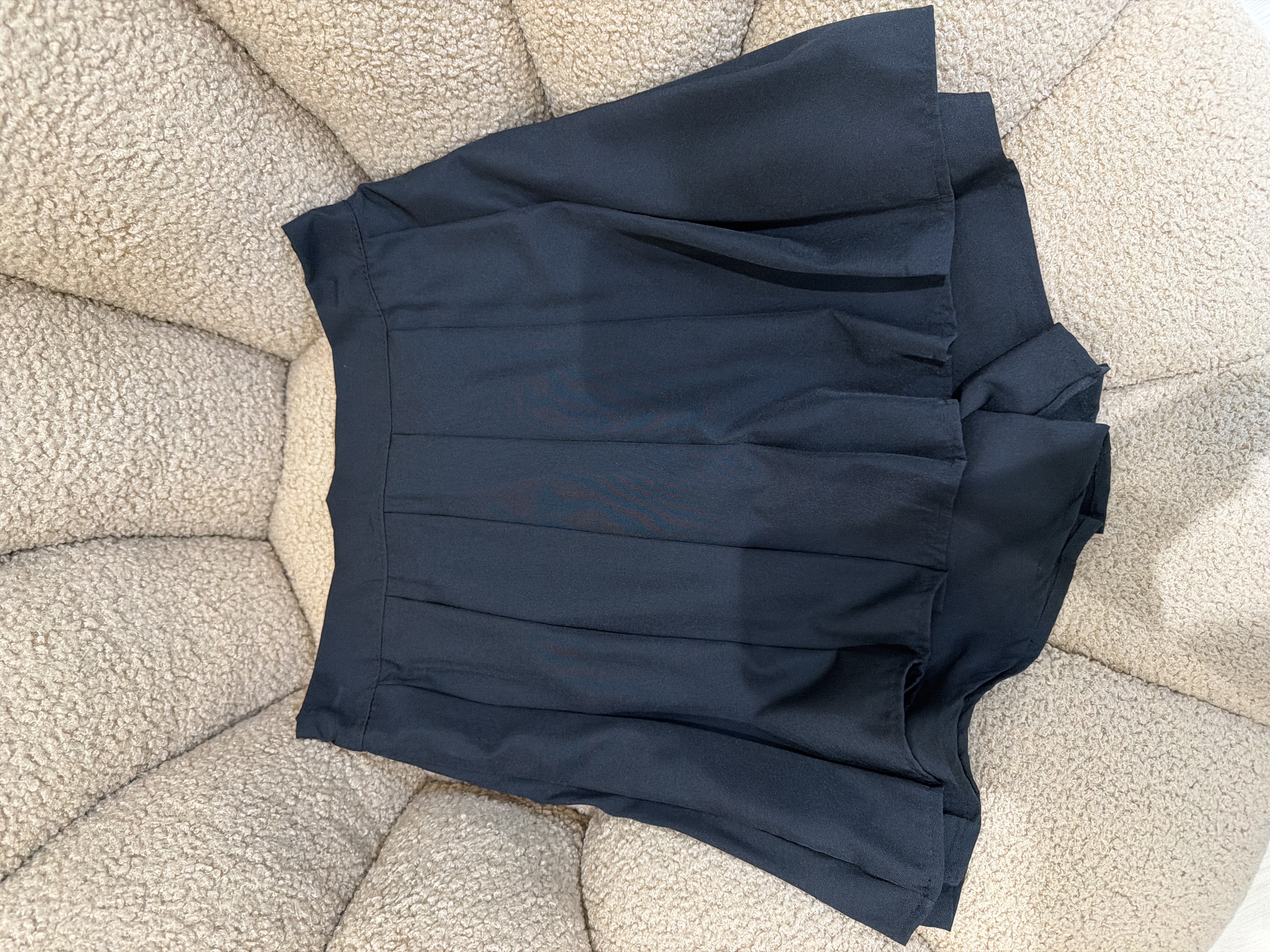 黑色百褶迷你裤裙