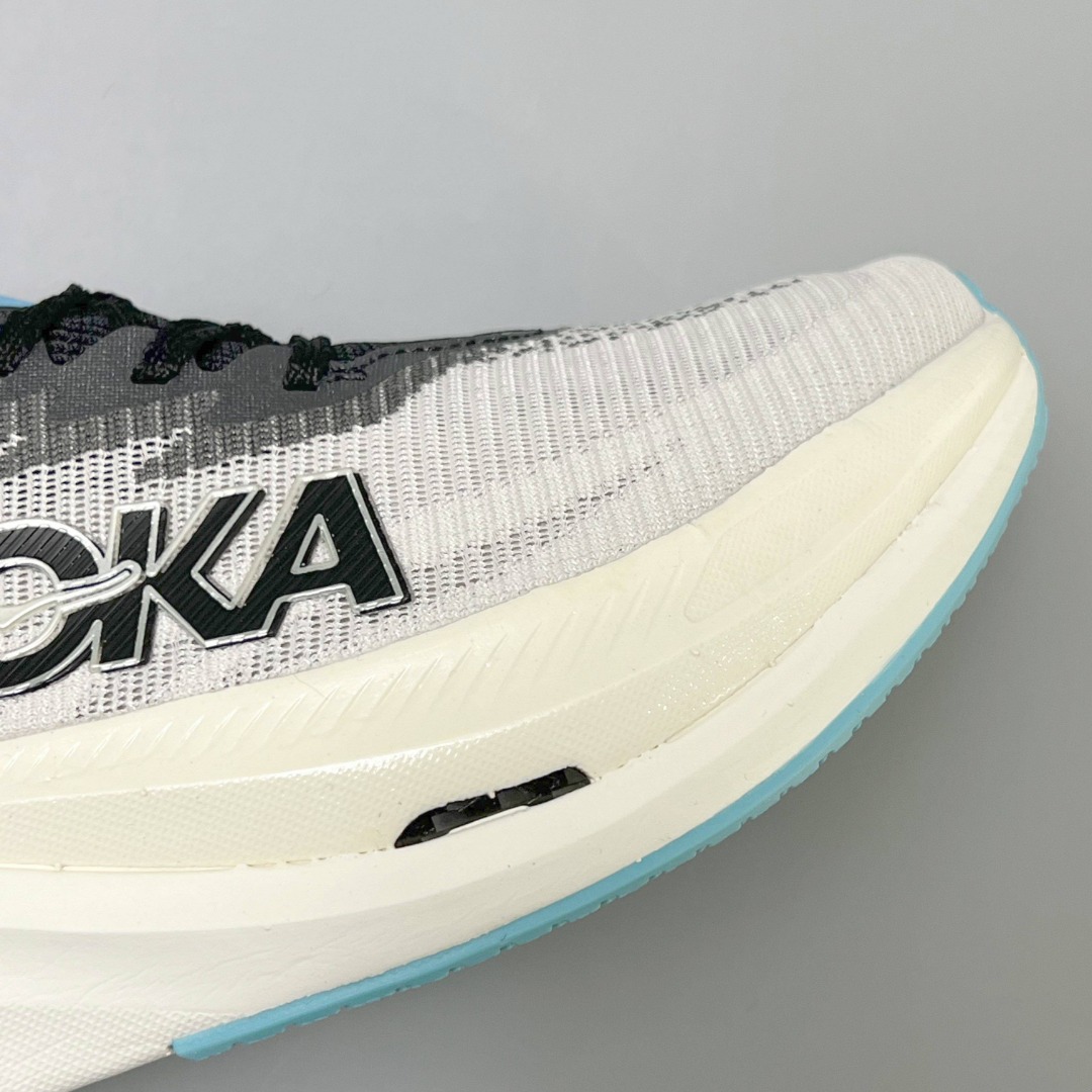 HOKA Rocket X 3