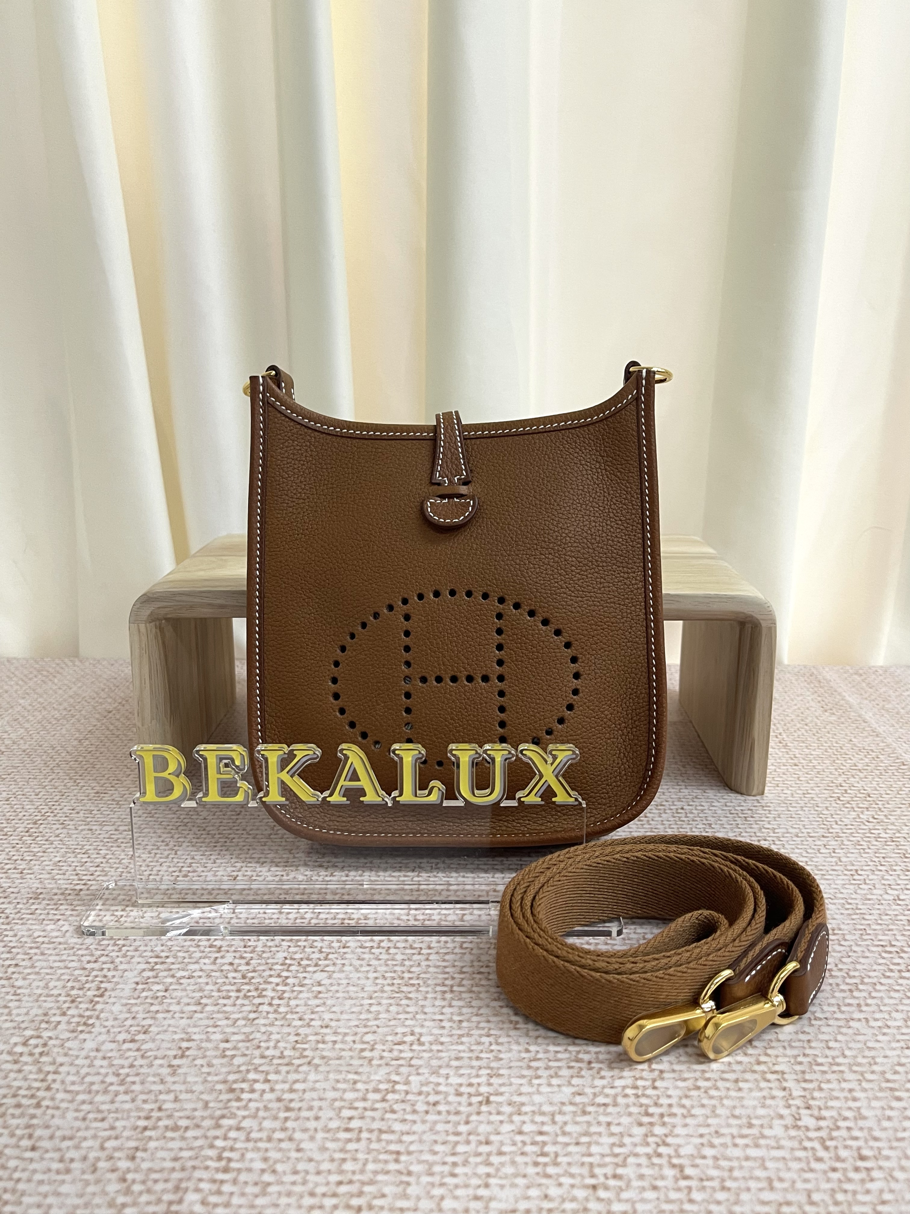 Pre-owned Hermes Mini E / Stamp W/ Product Code: 26031302