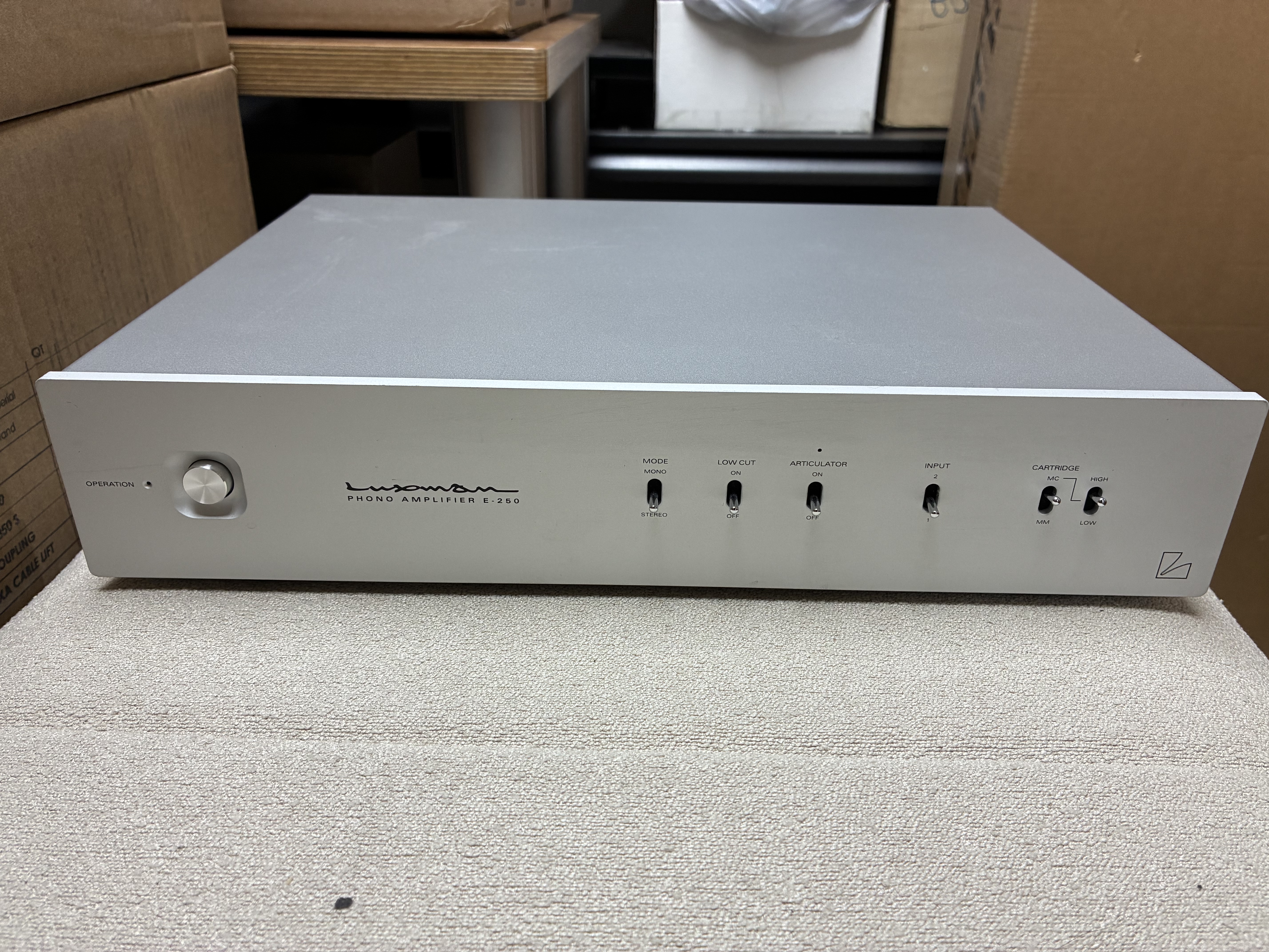 LUXMAN PHONO AMPLIFIER E-250(使用品）
