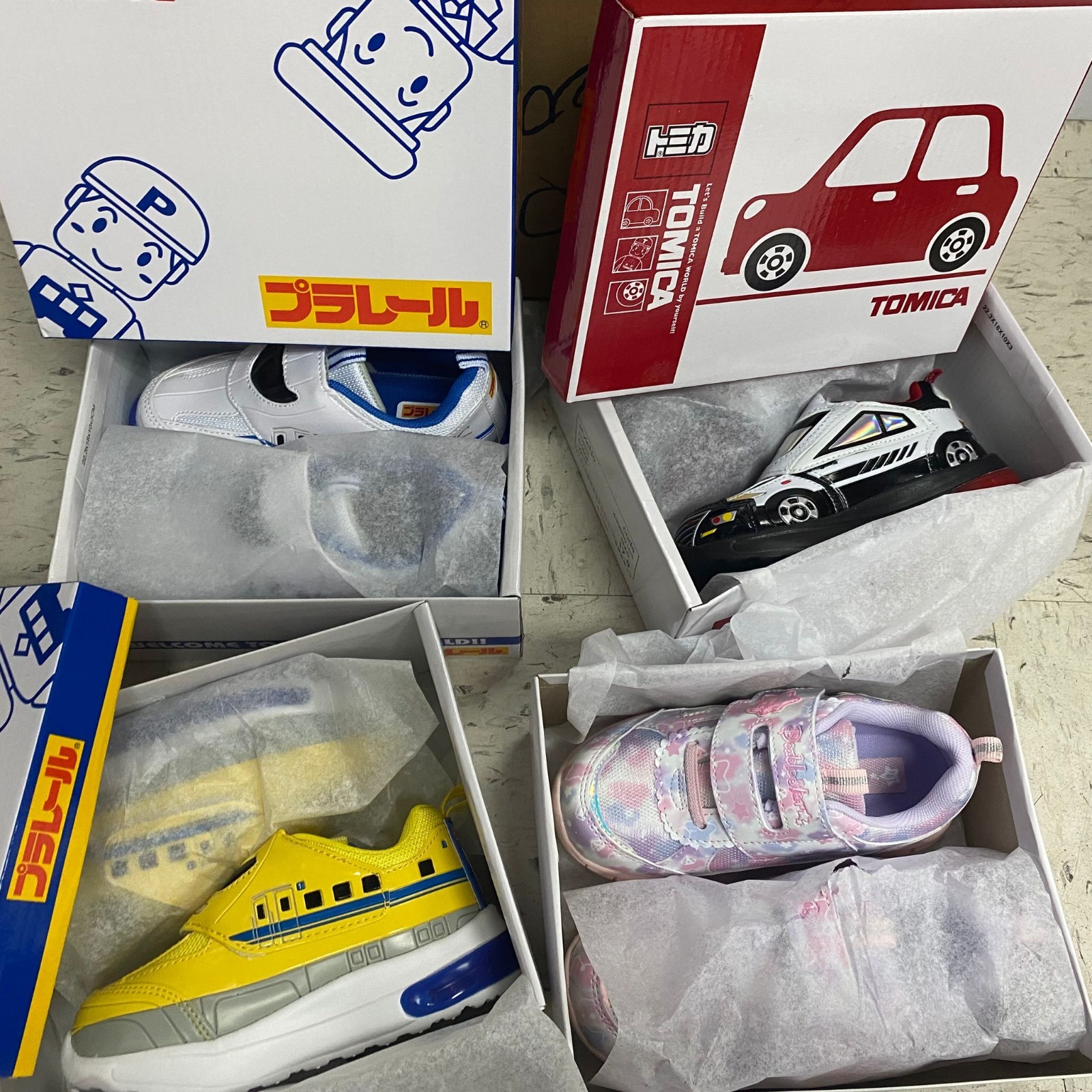 日本 TOMICA 車車閃燈波鞋 - 1對 現貨