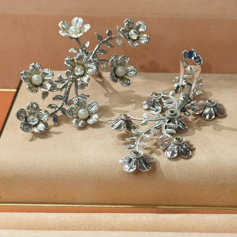 America Coro Stamped Sliver Floral Clip Earrings (C021)