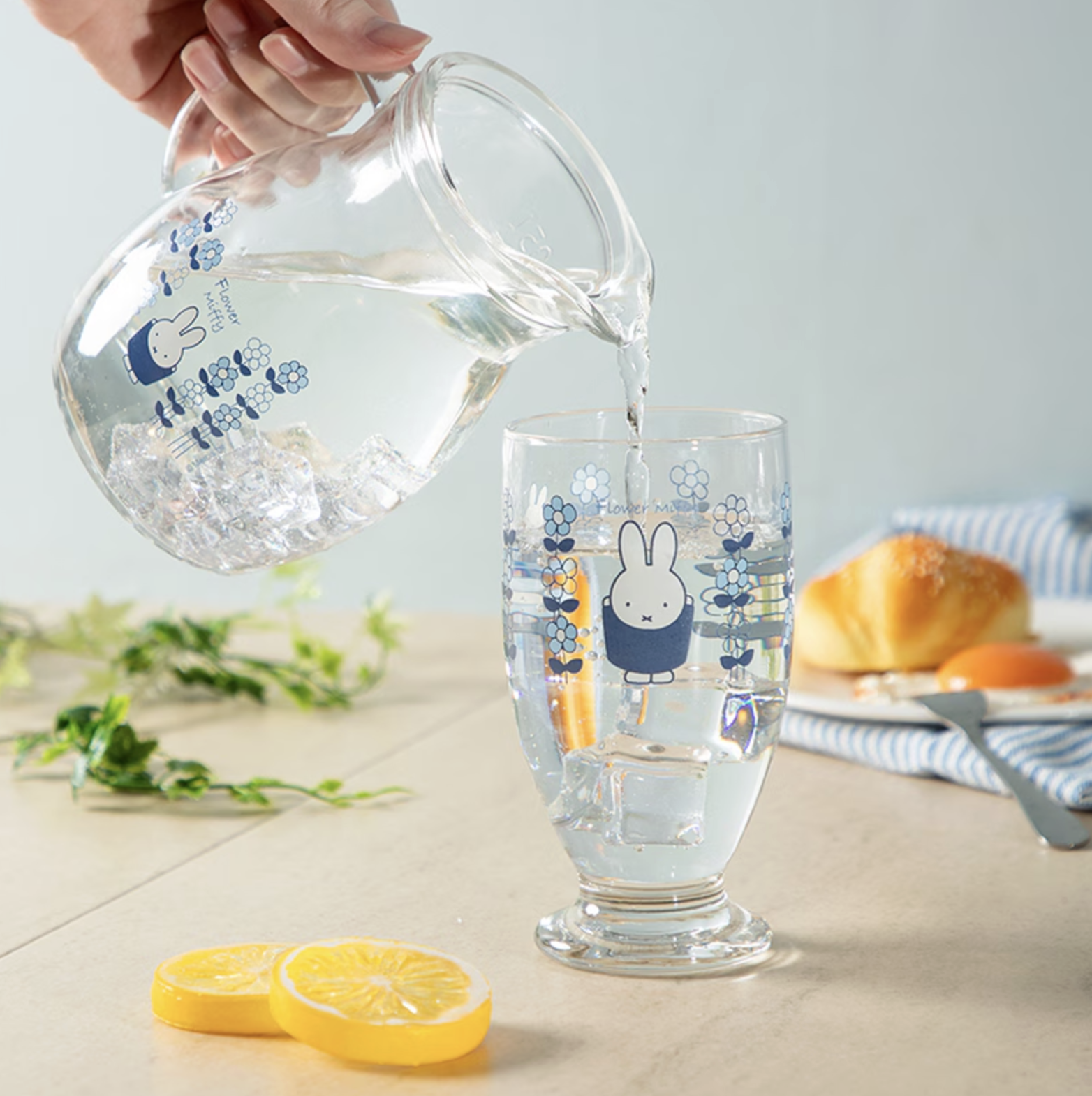 🐰Pre Order  - miffy 藍花玻璃杯 /玻璃瓶  ( 📦 第一批 大約4月底 ～ 5月中到貨, 若遇到缺貨或其它因素貨期會延遲 ）