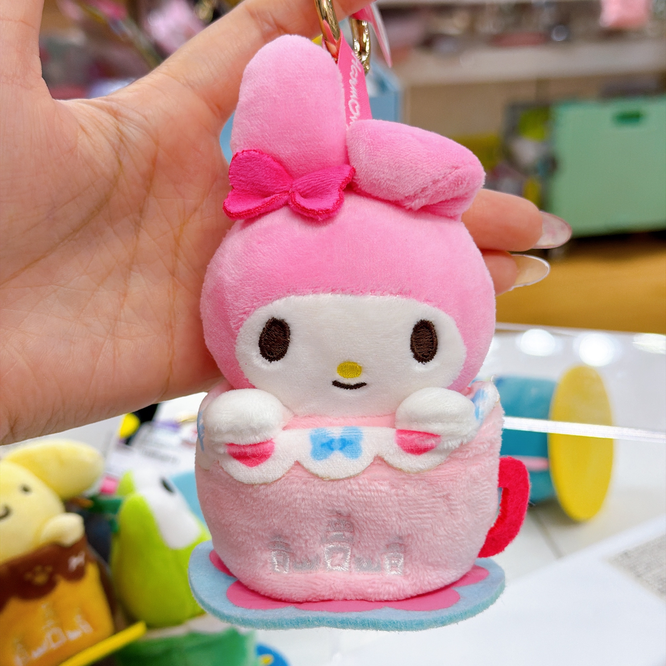 日本直送Sanrio 日本九州和諧樂園Harmonyland 新款咖啡杯掛飾 