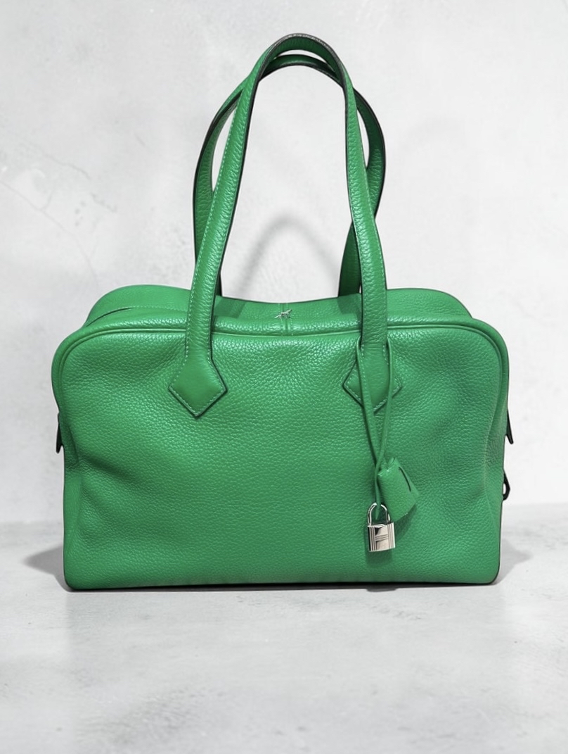 HERMES Victoria 35 shoulder bag Stamp [R] 竹子綠 100%Authentic, 95%new ✅Key Lock✅ dust bag  