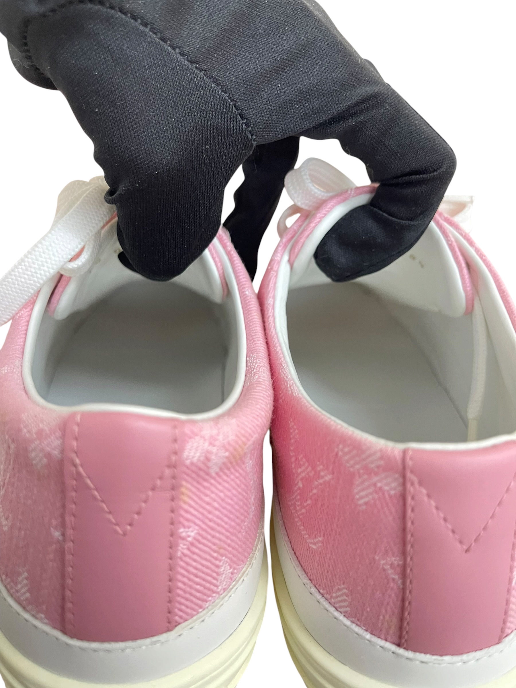 Unused item Louis Vuitton Sneakers Pink / Product Code: 062503