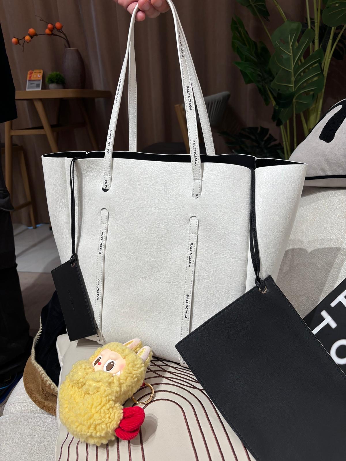 Balenciaga Everyday Tote Bag Calfskin 100%Authentic, 98%New ✅Dust bag