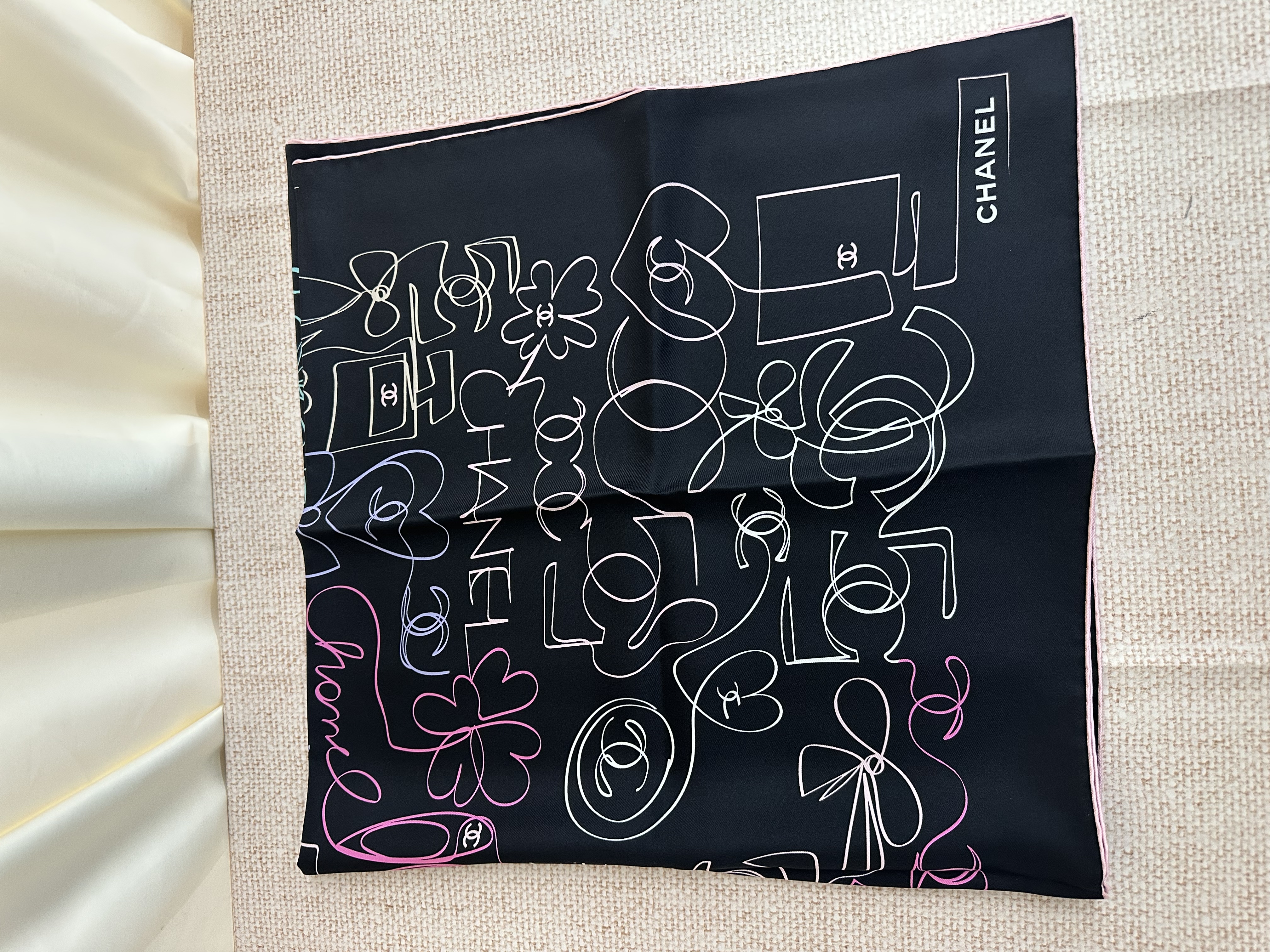 Pre-owned Chanel scarf / Product Code: 26053102